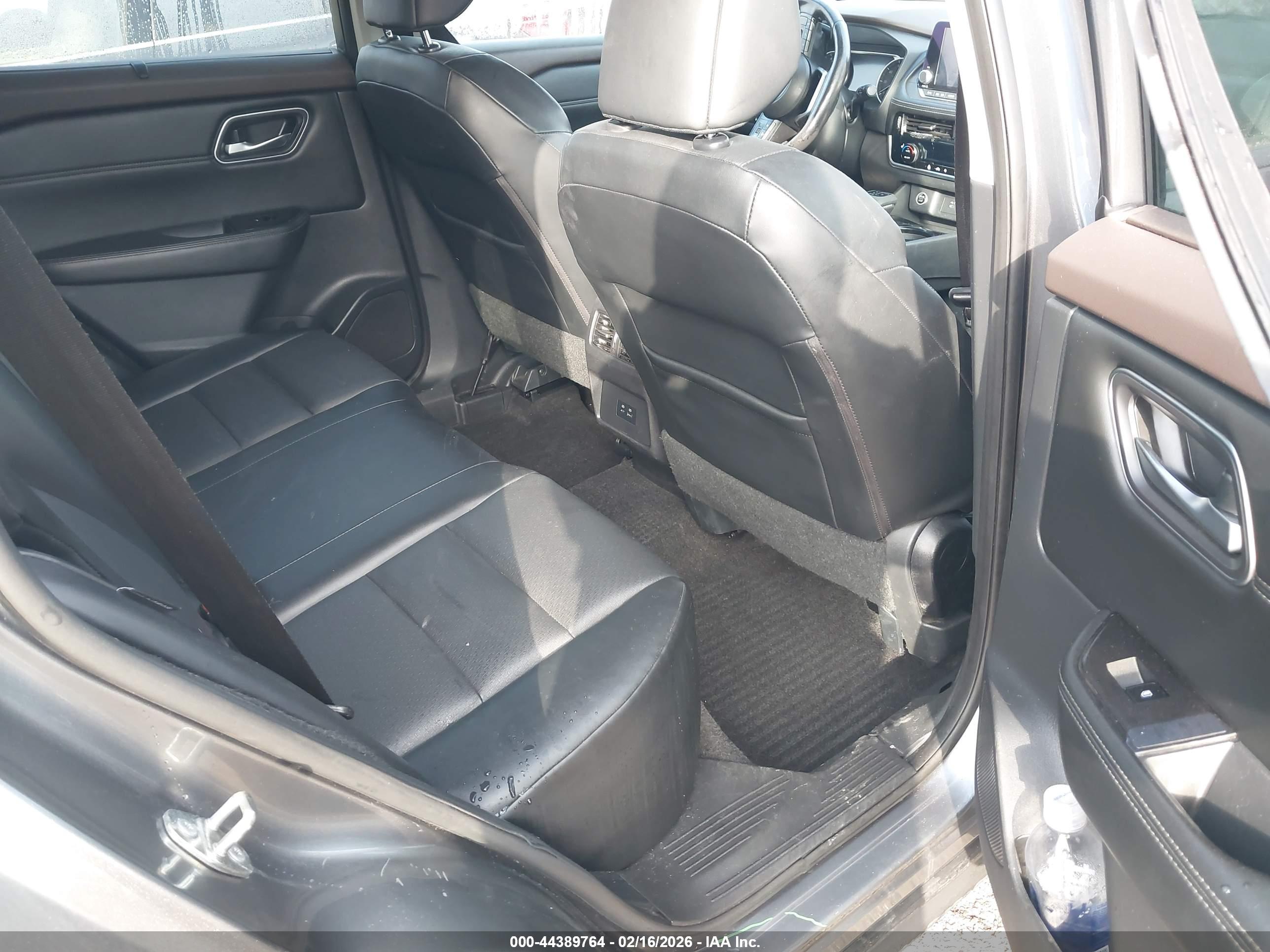 NISSAN ROGUE image 8