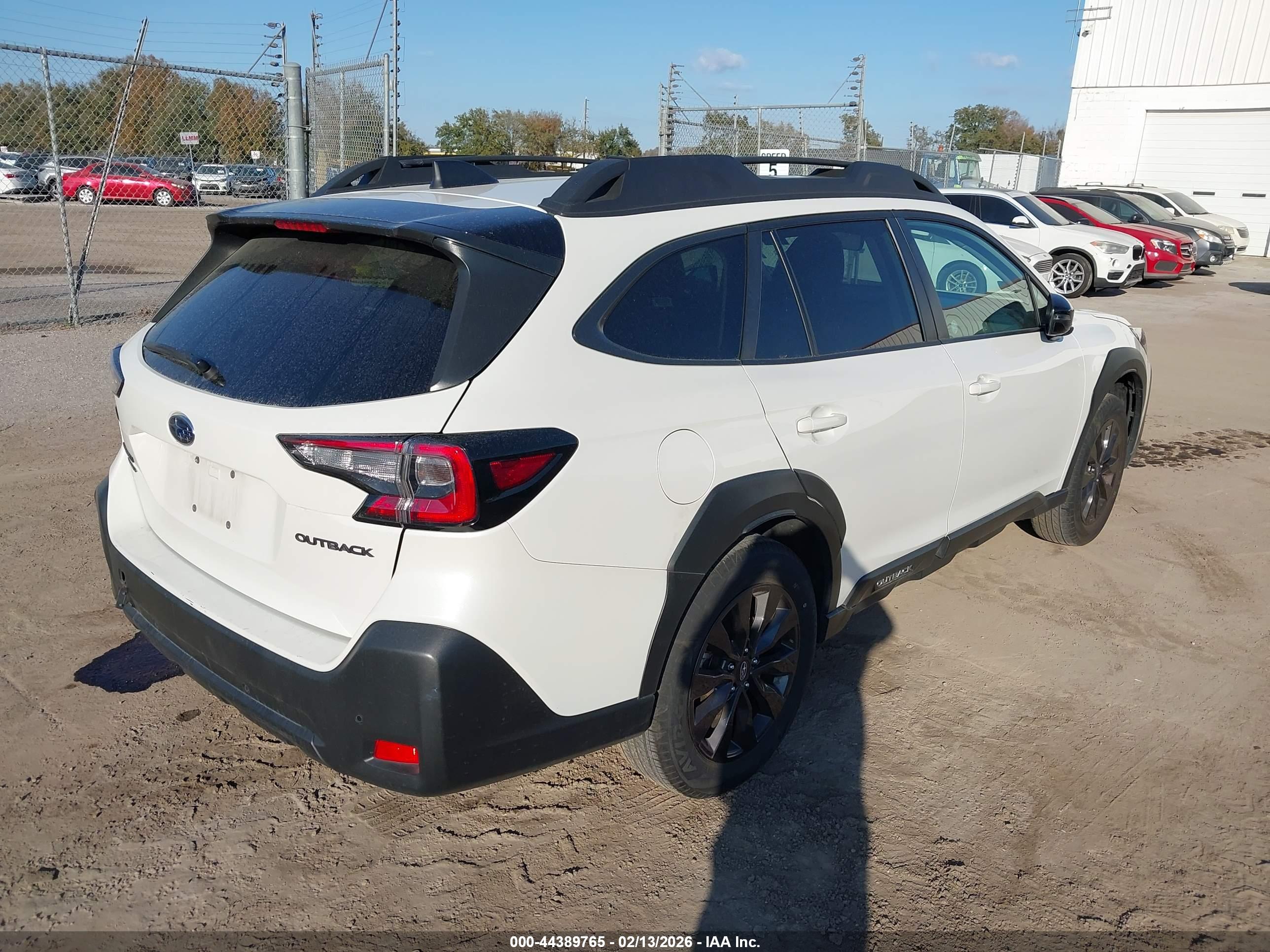 SUBARU OUTBACK image 4