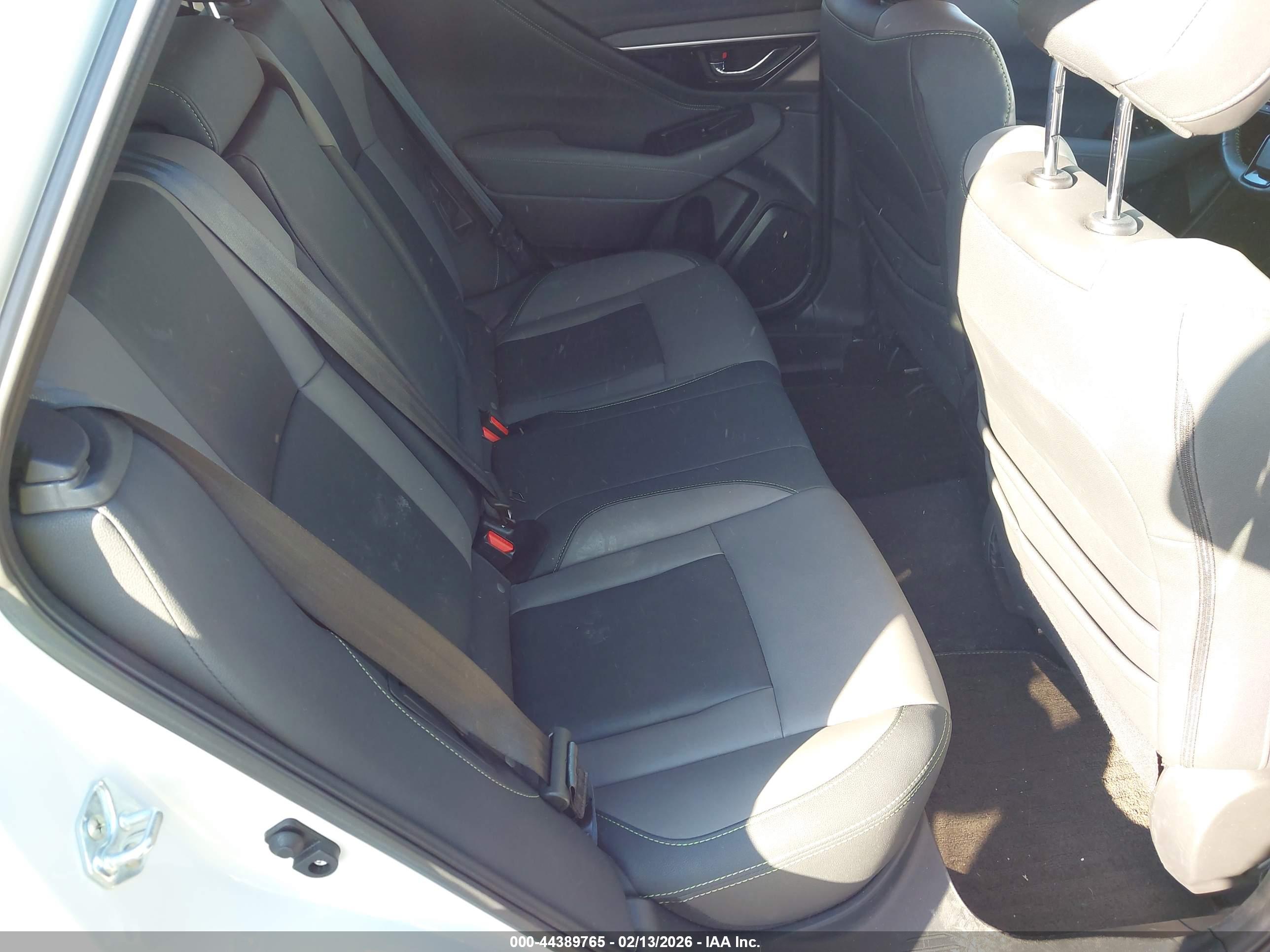 SUBARU OUTBACK image 8