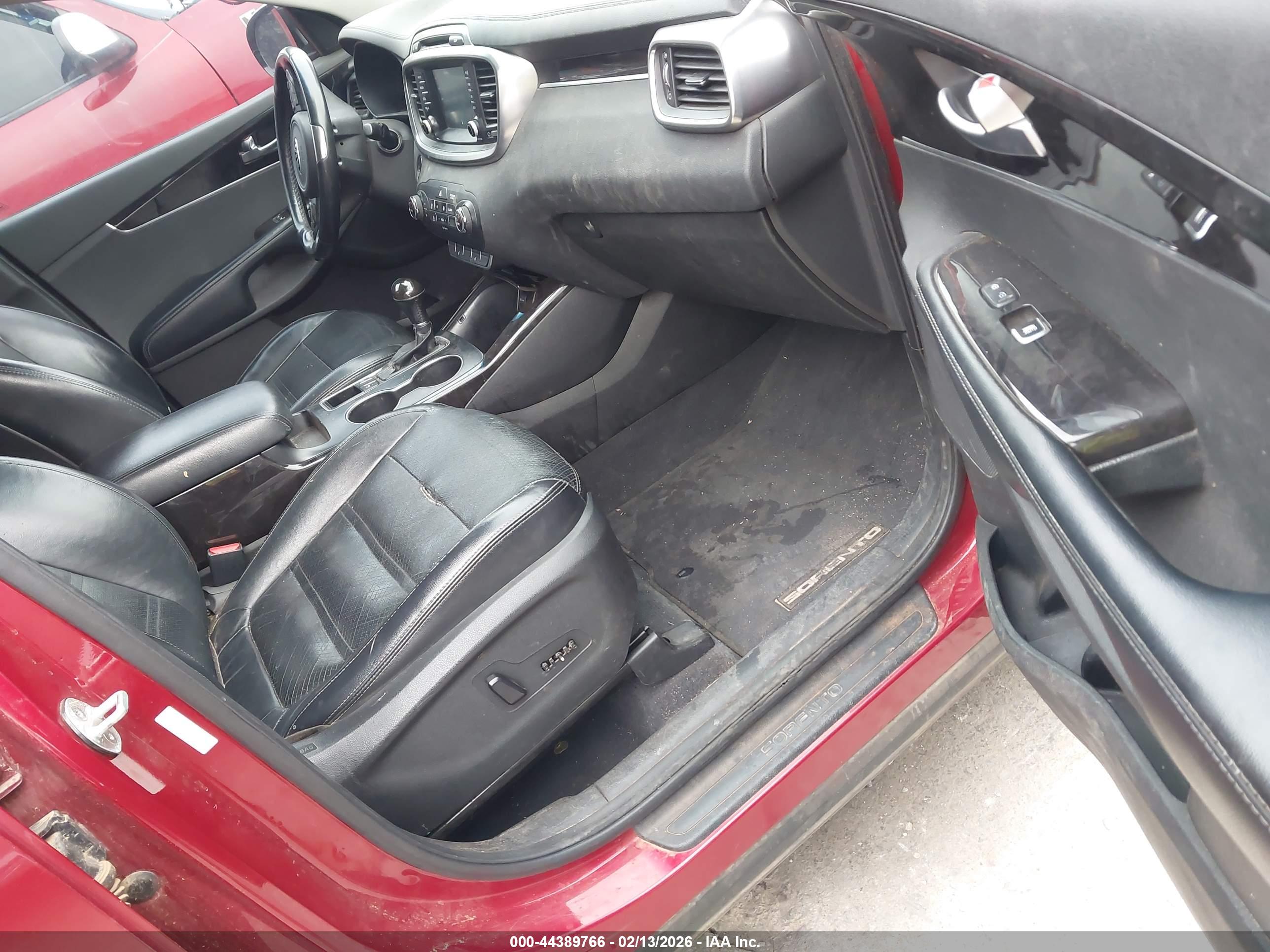 KIA SORENTO image 5