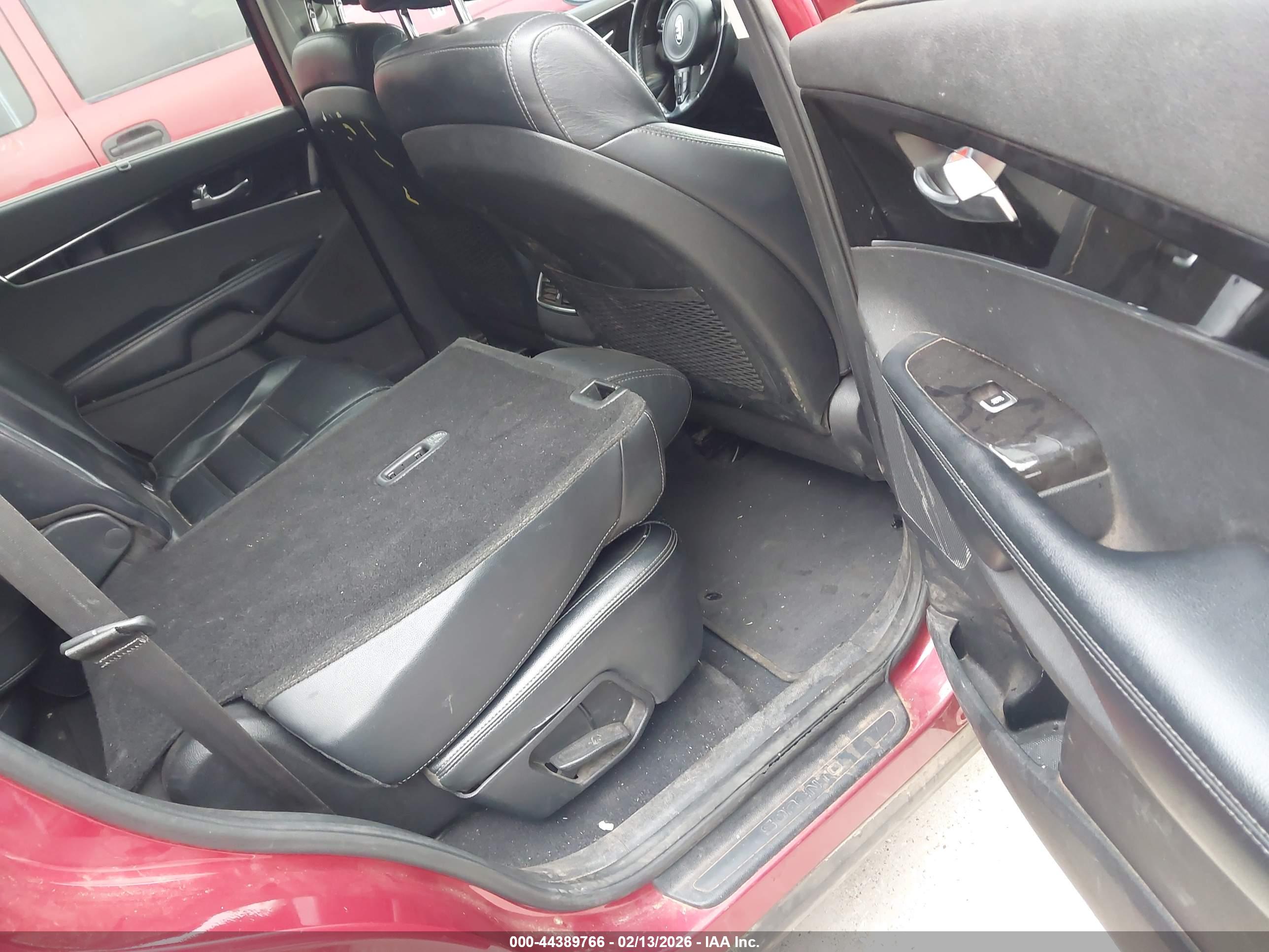 KIA SORENTO image 8