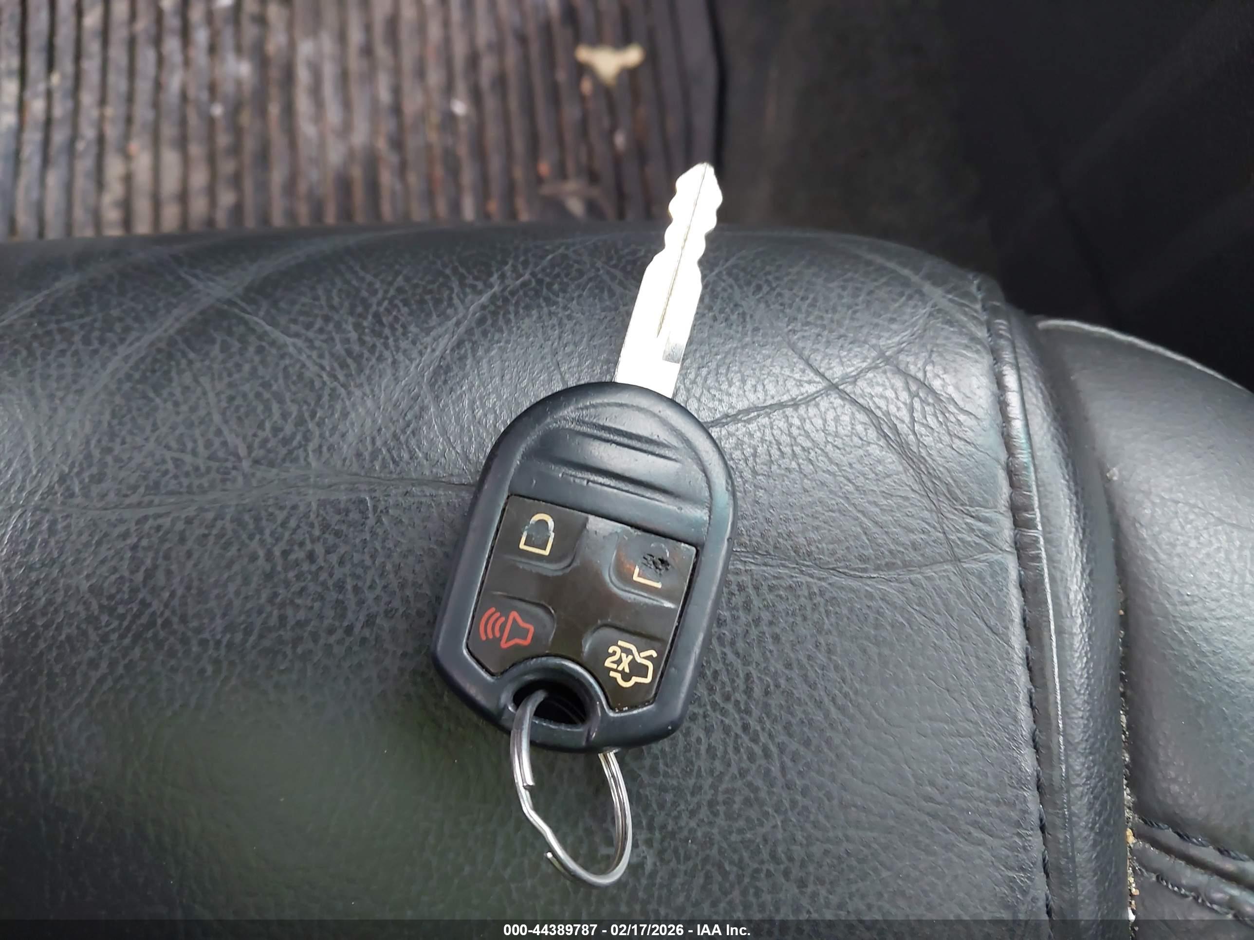 FORD EXPLORER image 11