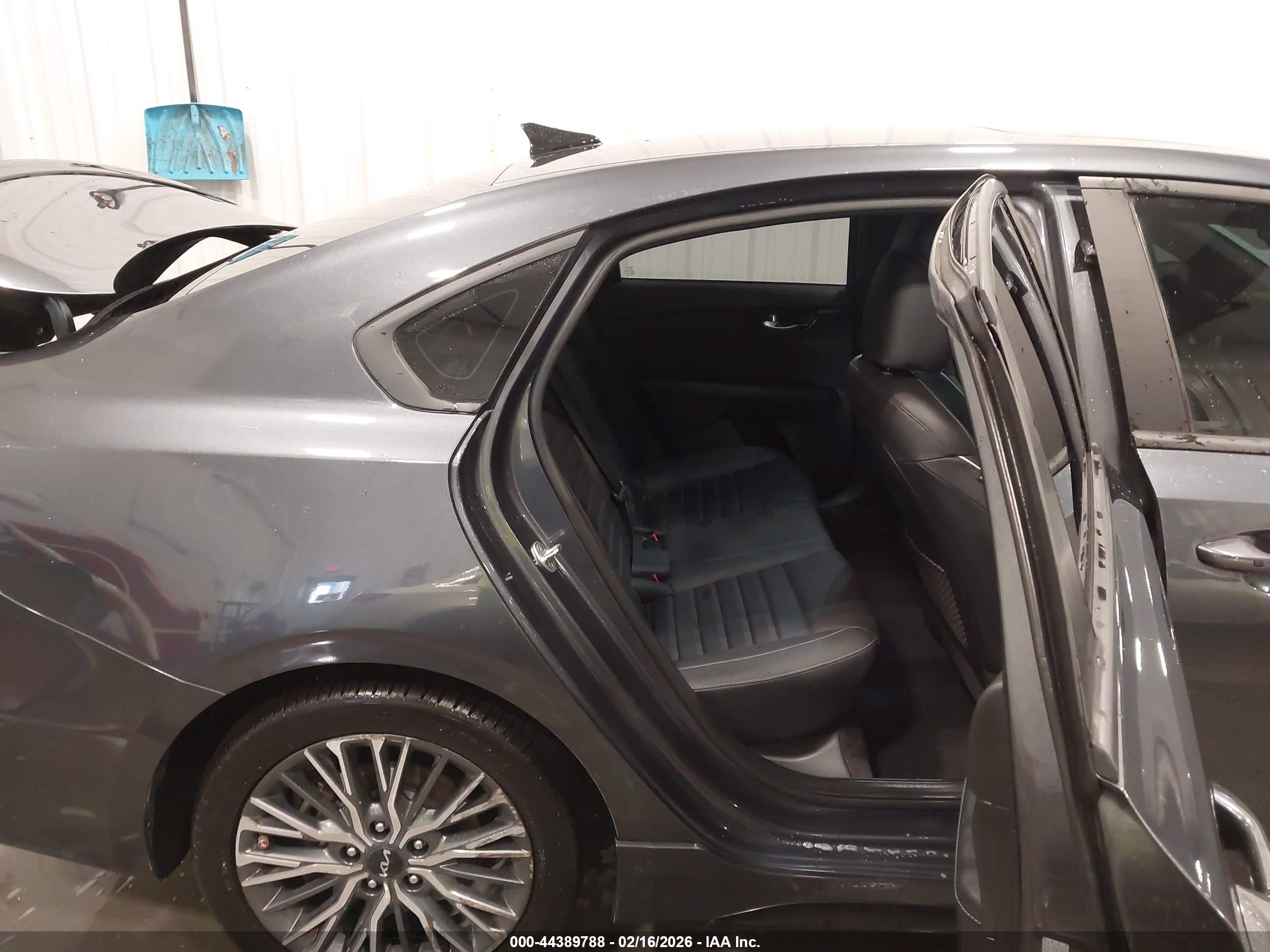 KIA FORTE image 8