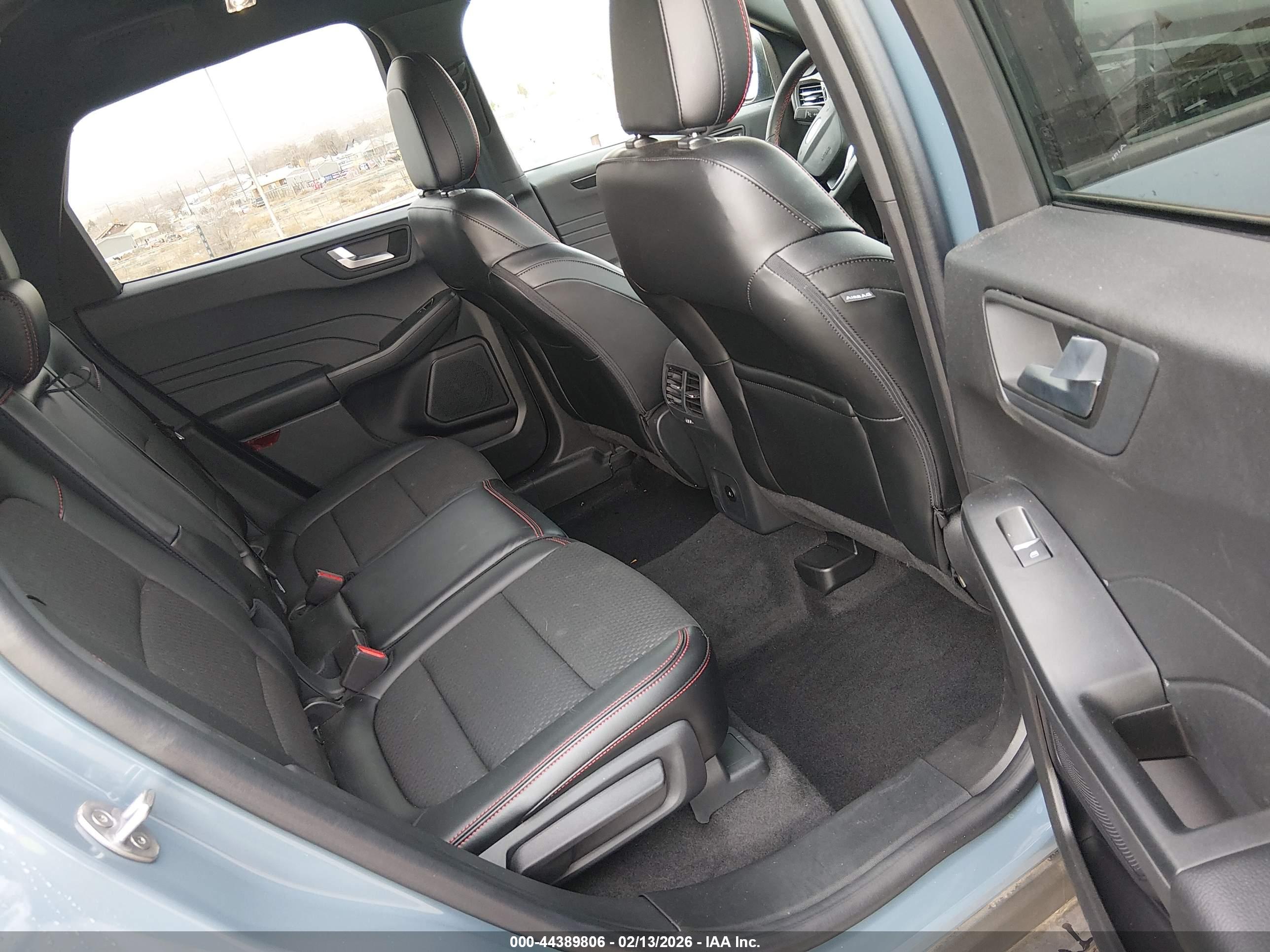 FORD ESCAPE image 8