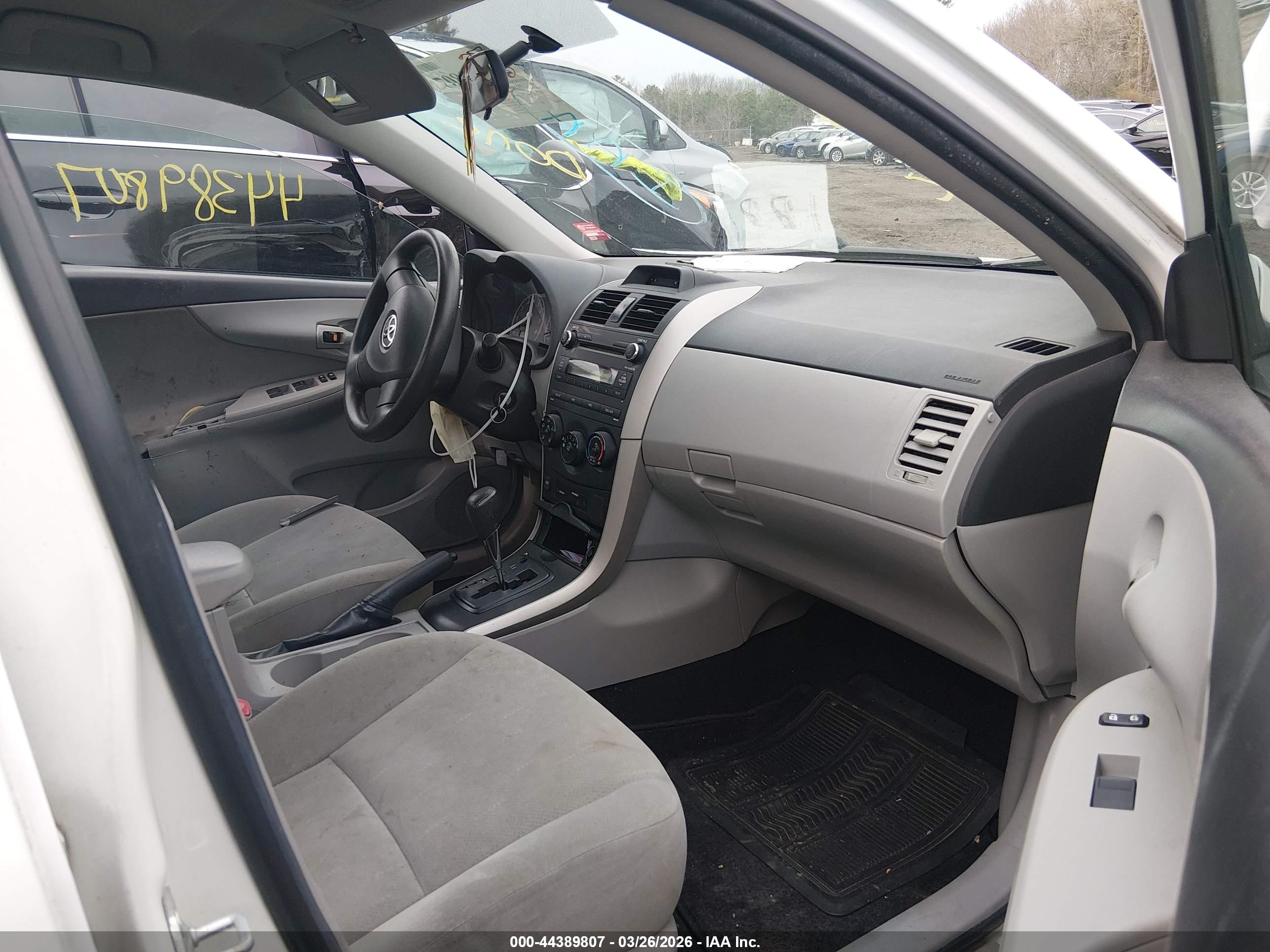 TOYOTA COROLLA image 5
