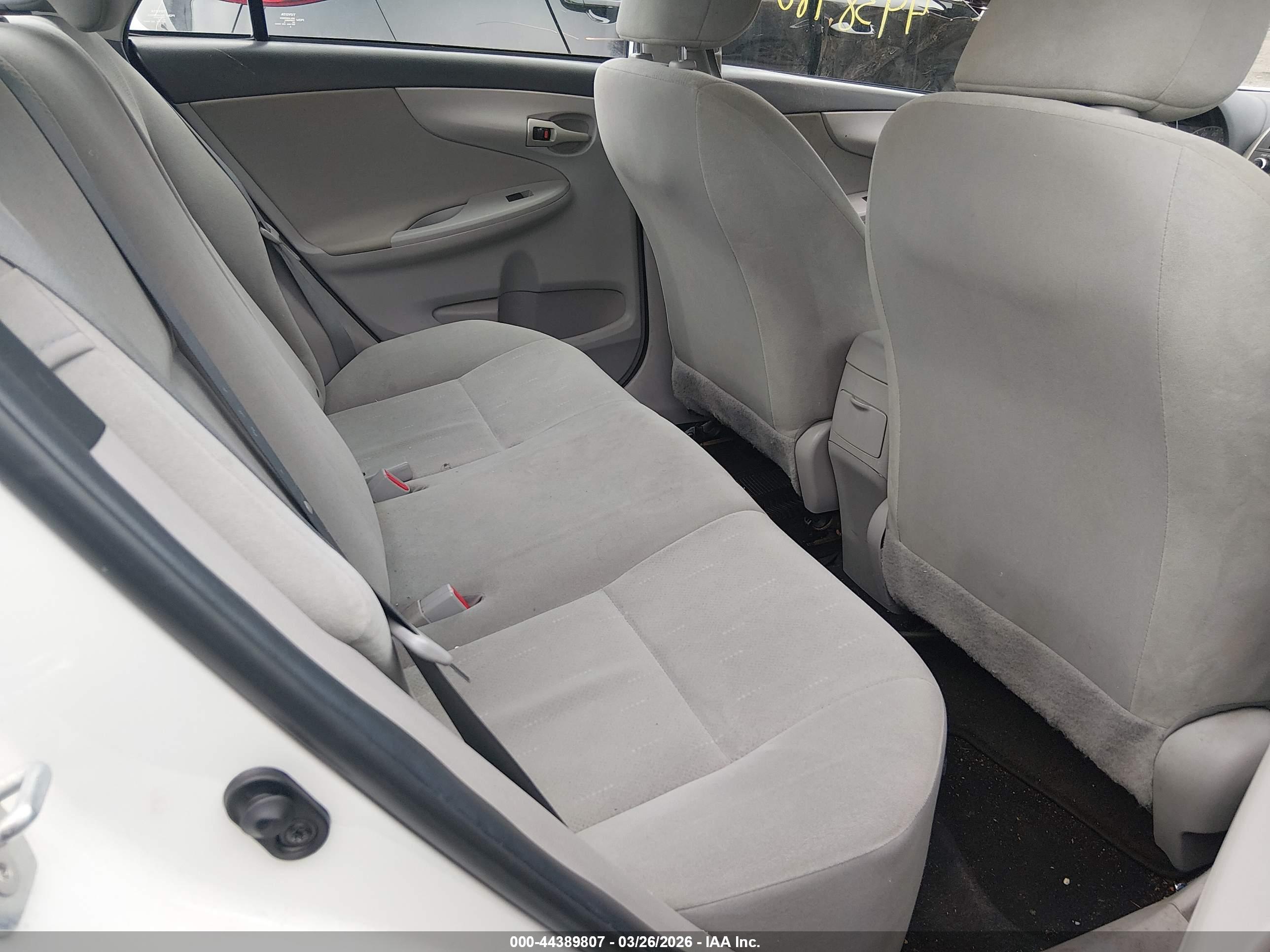 TOYOTA COROLLA image 8