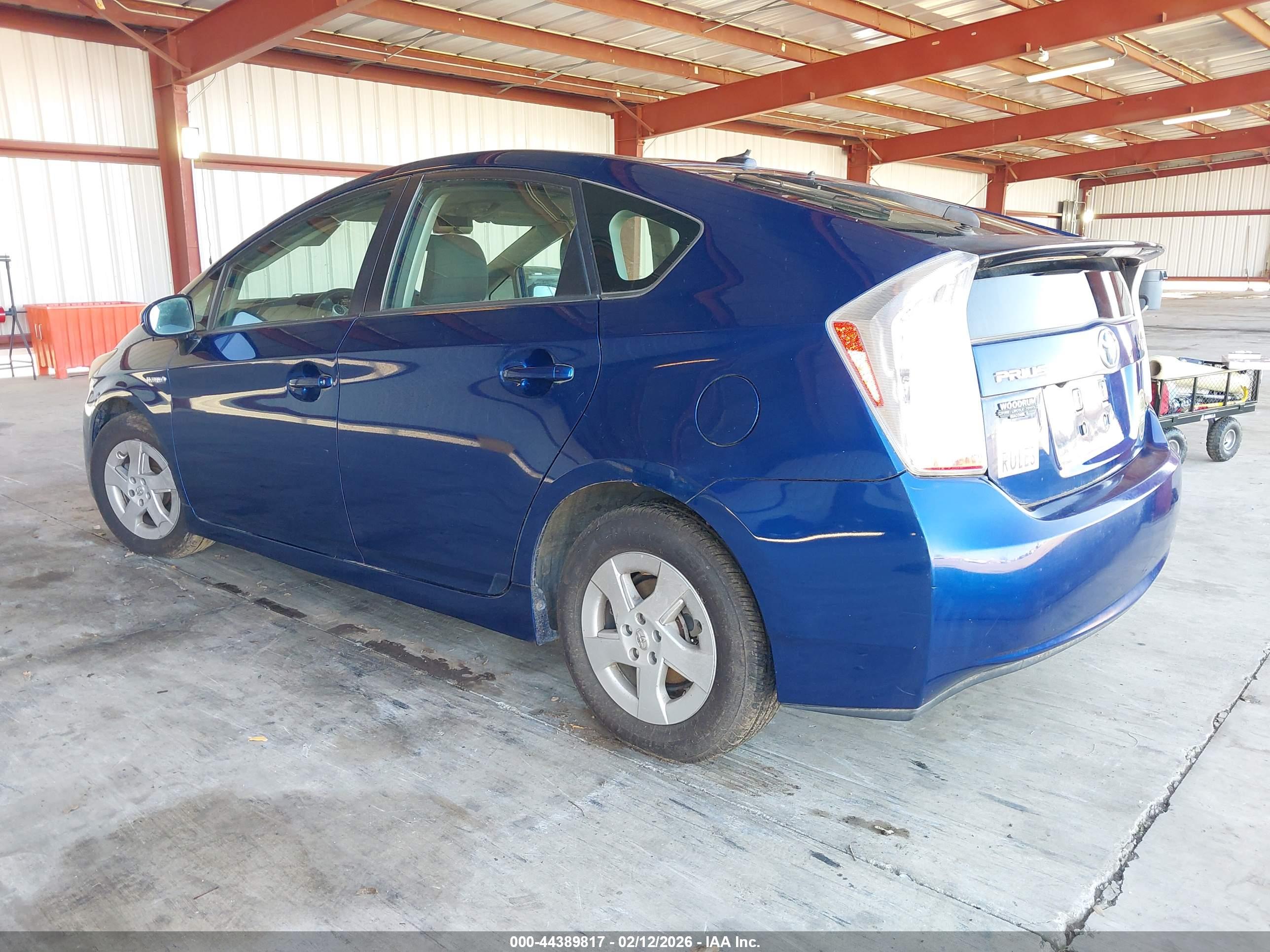 TOYOTA PRIUS image 3