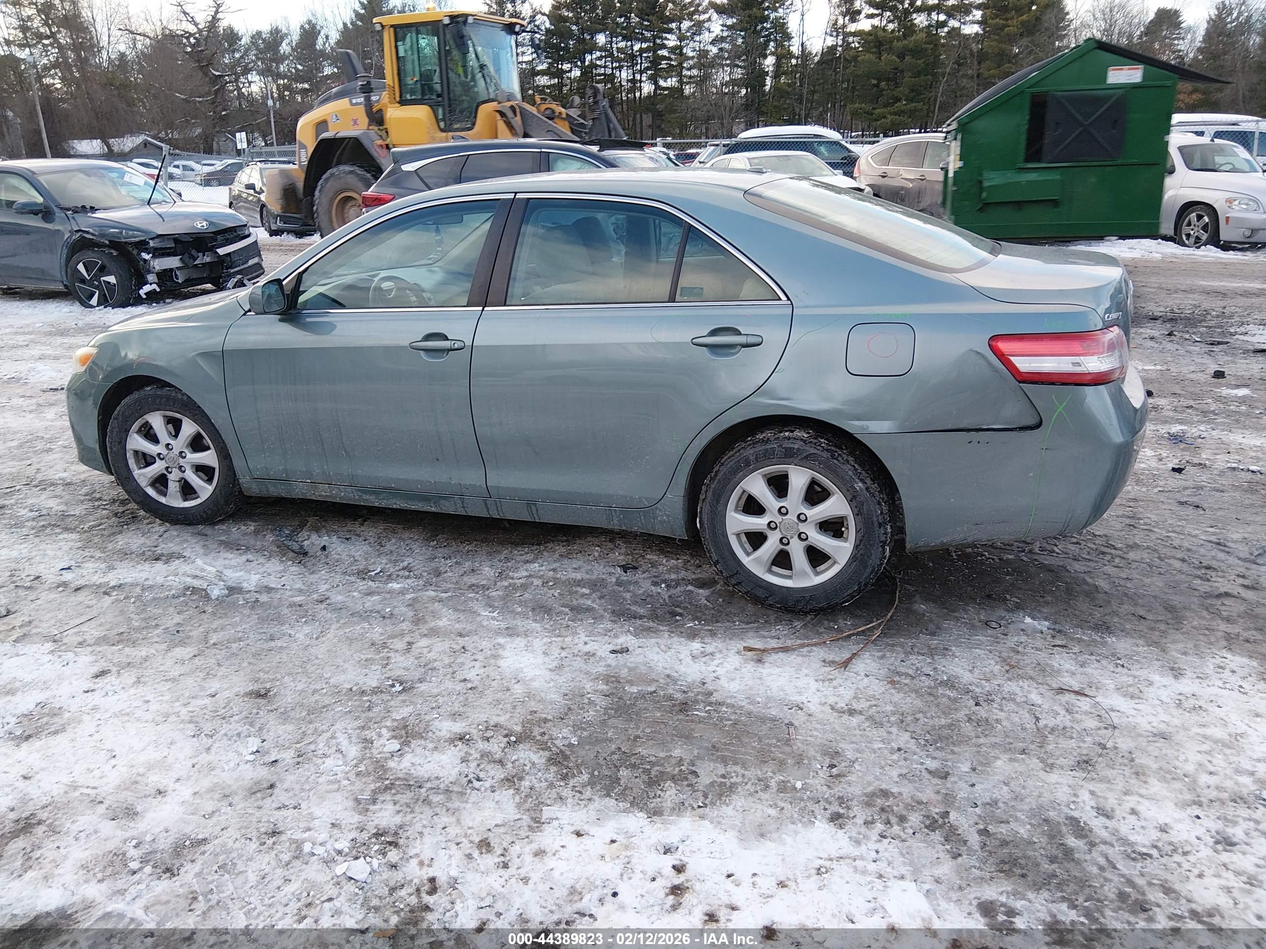 TOYOTA CAMRY image 3