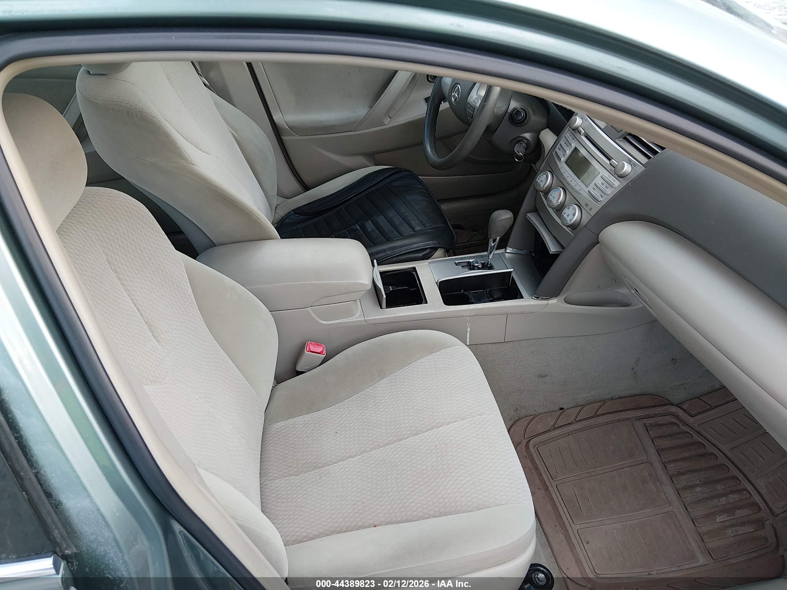 TOYOTA CAMRY image 5