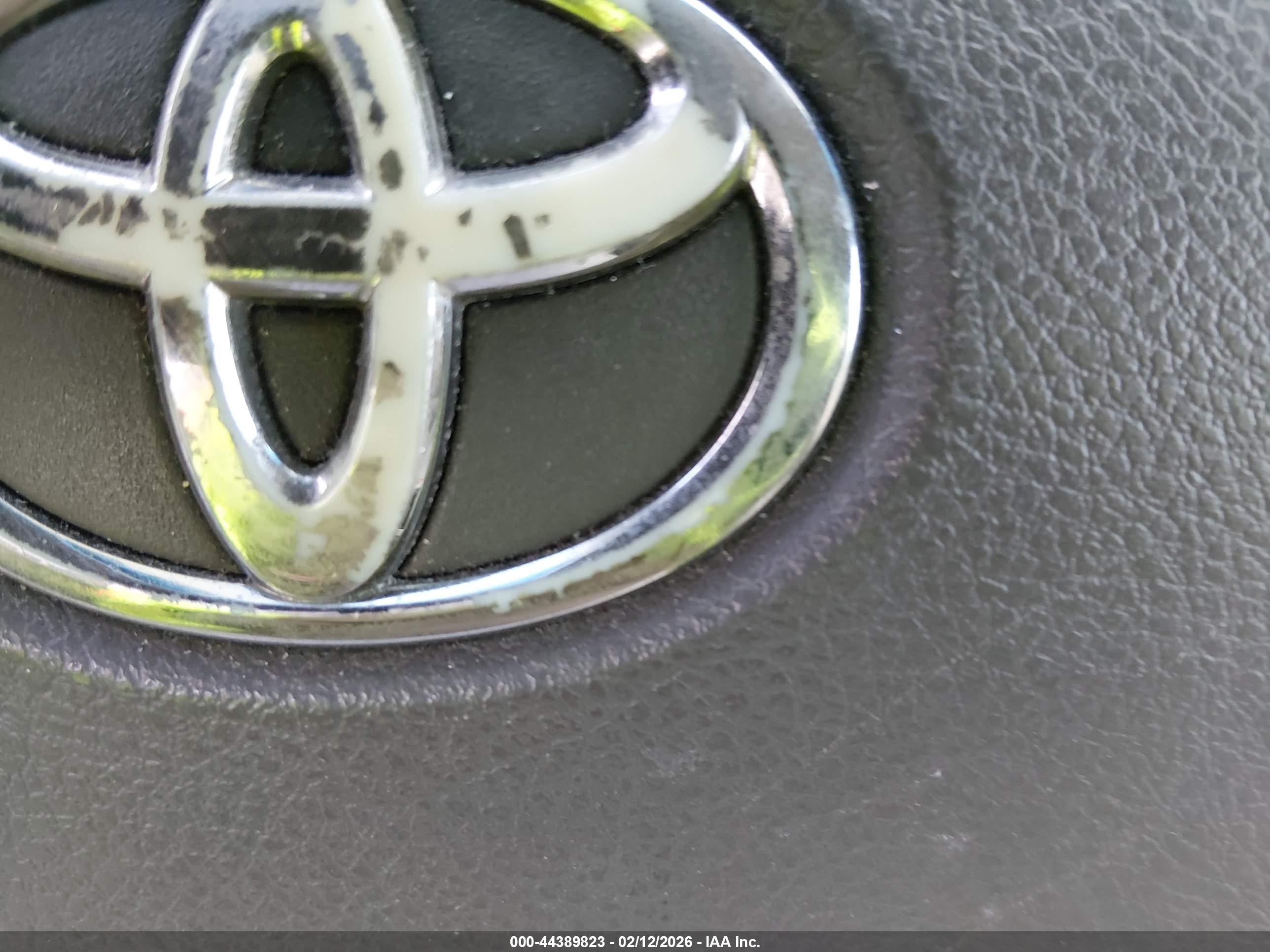 TOYOTA CAMRY image 6