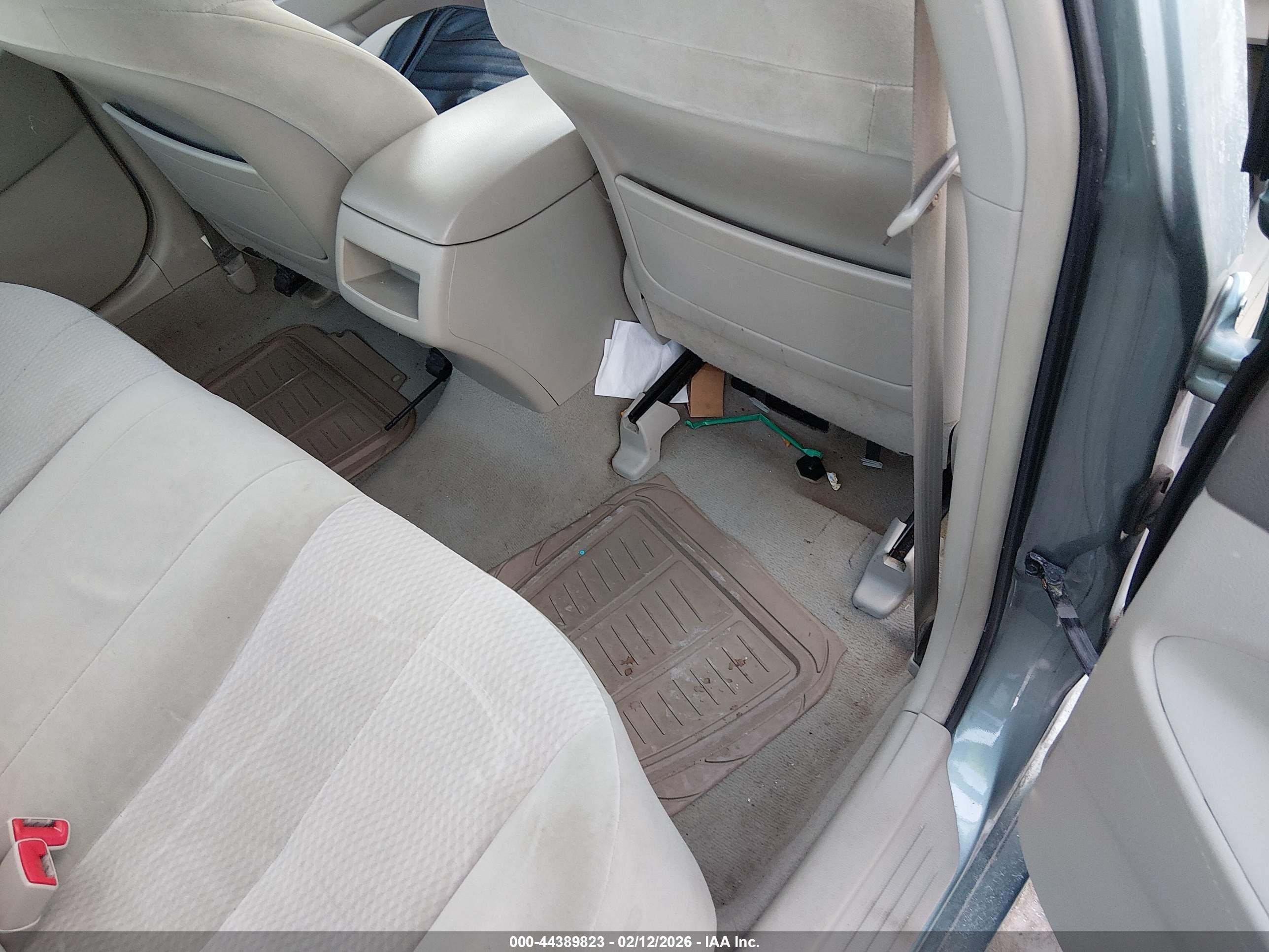 TOYOTA CAMRY image 8