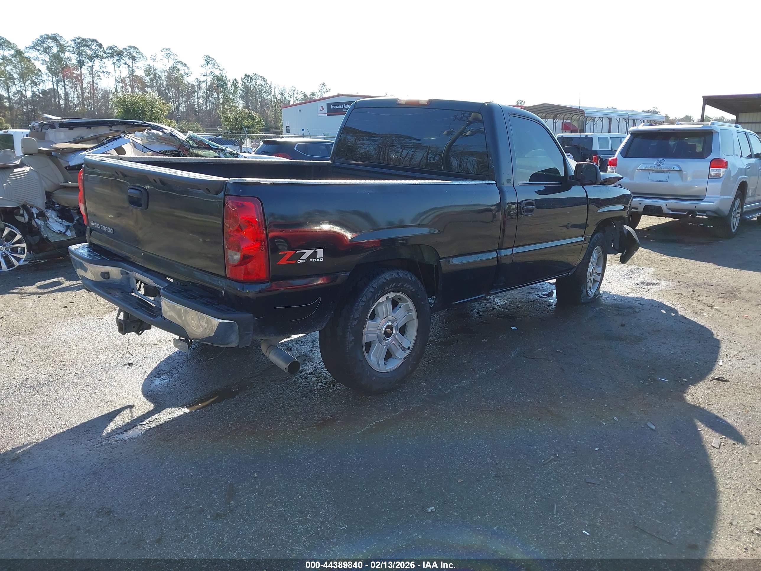 CHEVROLET SILVERADO image 4