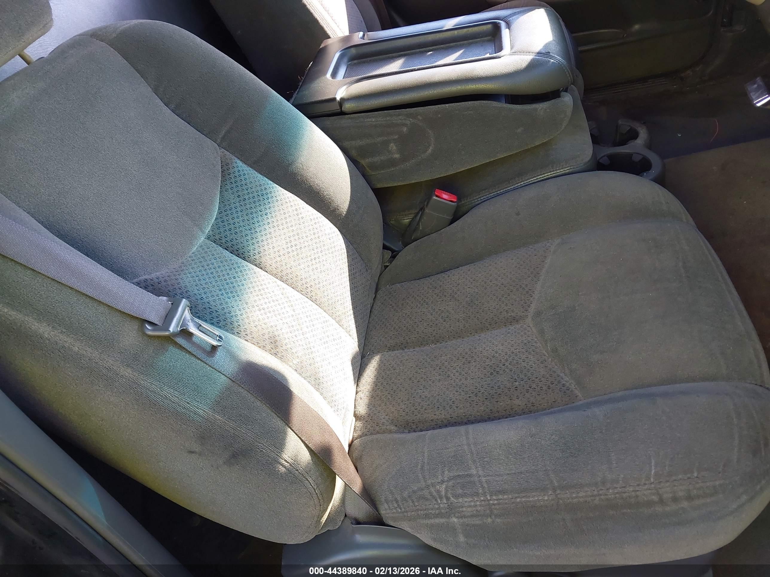 CHEVROLET SILVERADO image 8