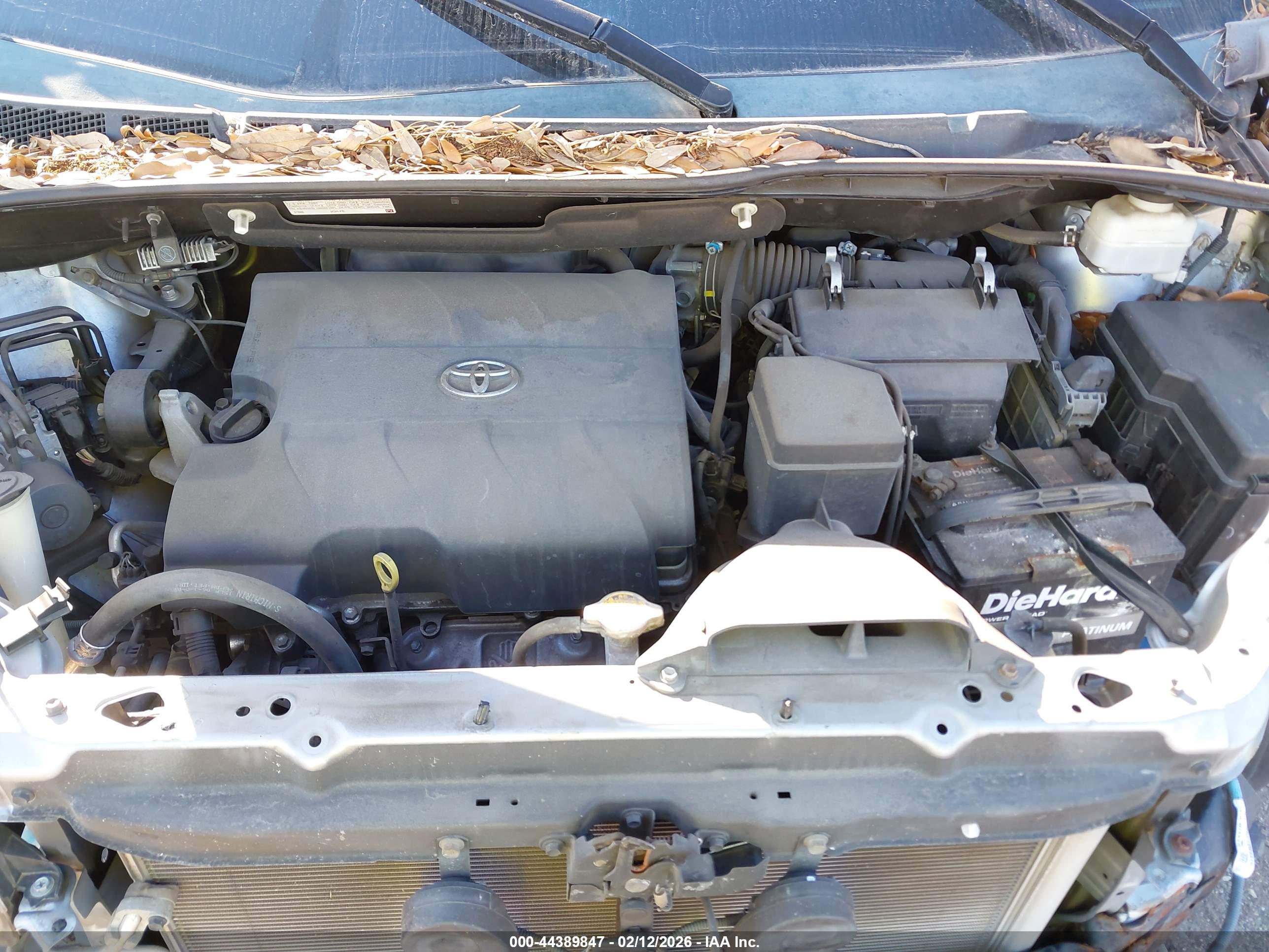 TOYOTA SIENNA image 10