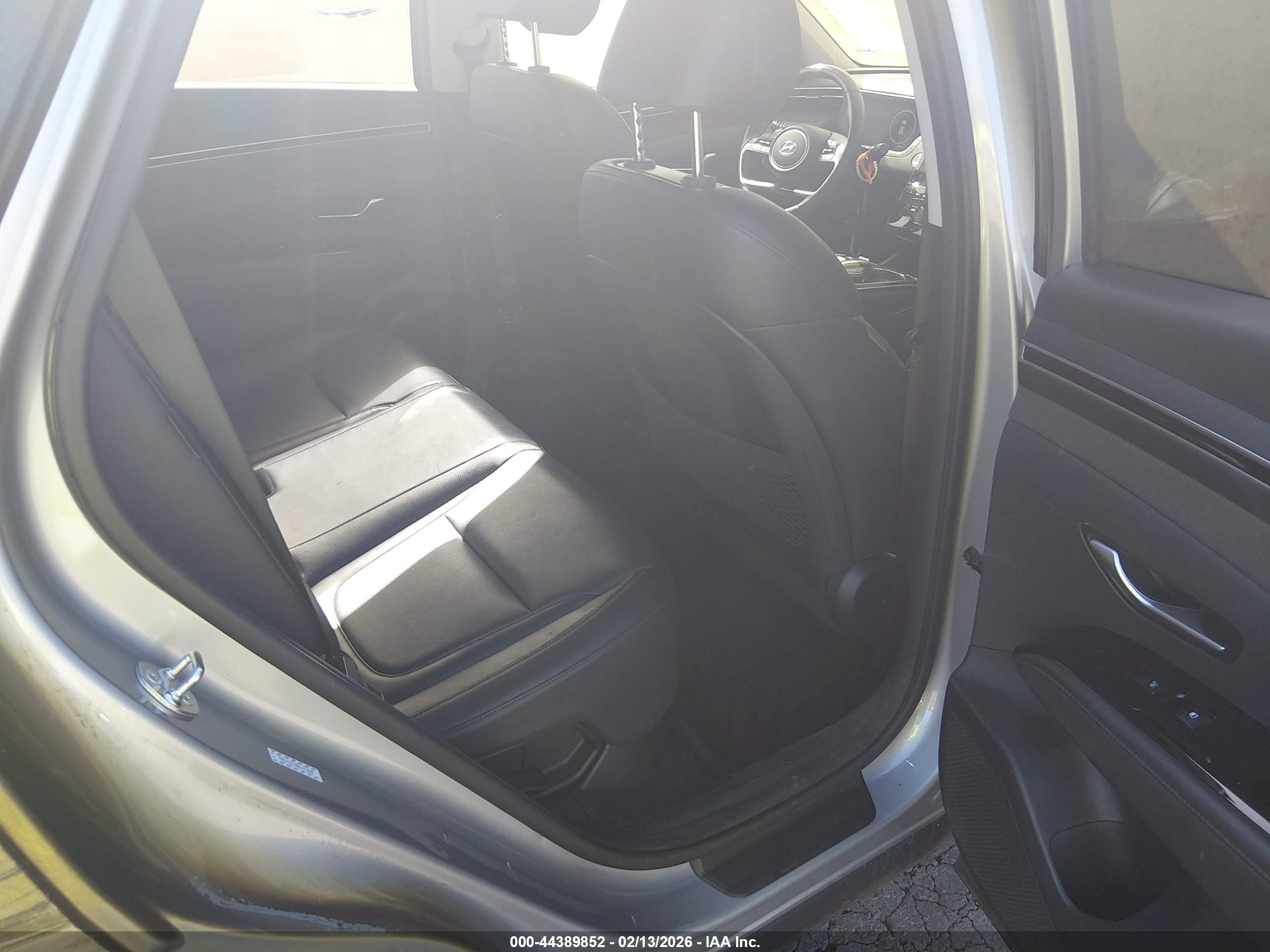 HYUNDAI TUCSON image 8