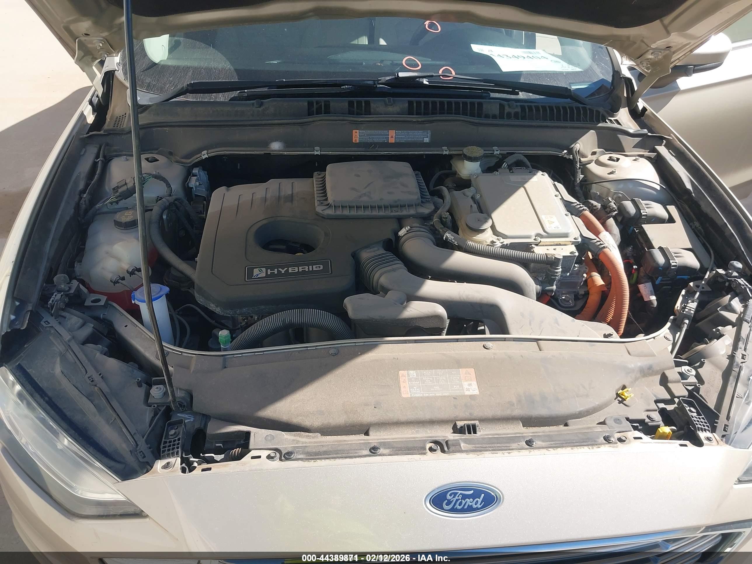 FORD FUSION image 10