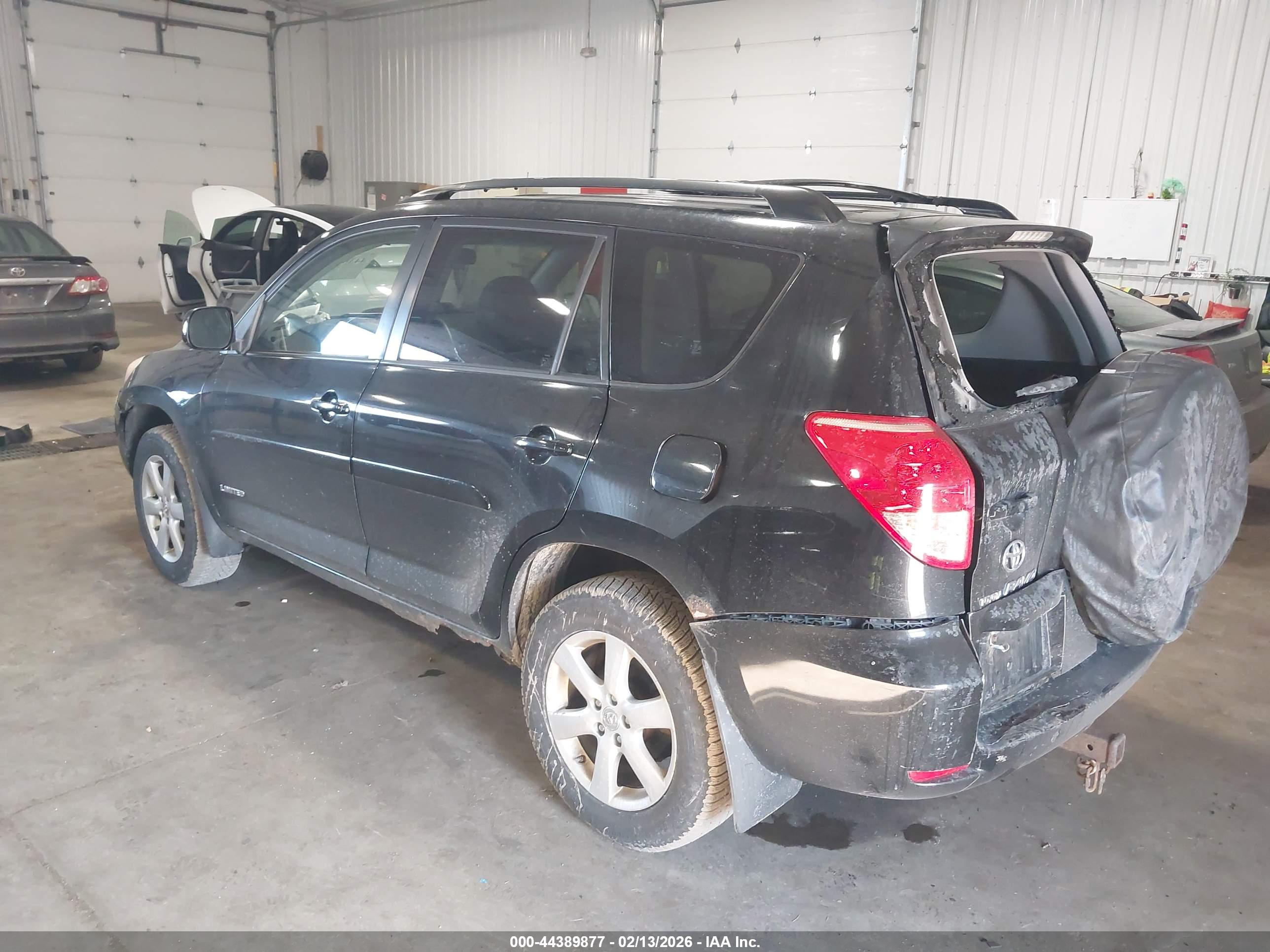 TOYOTA RAV4 image 3