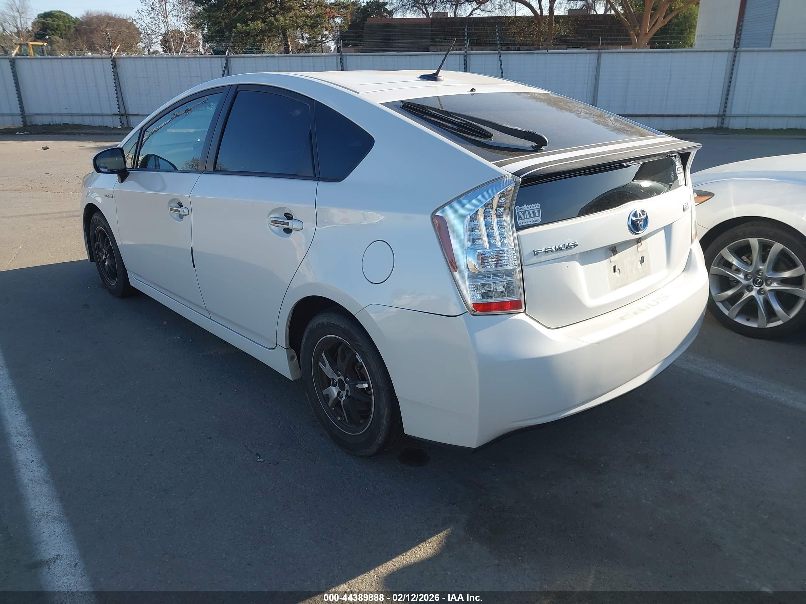 TOYOTA PRIUS image 3