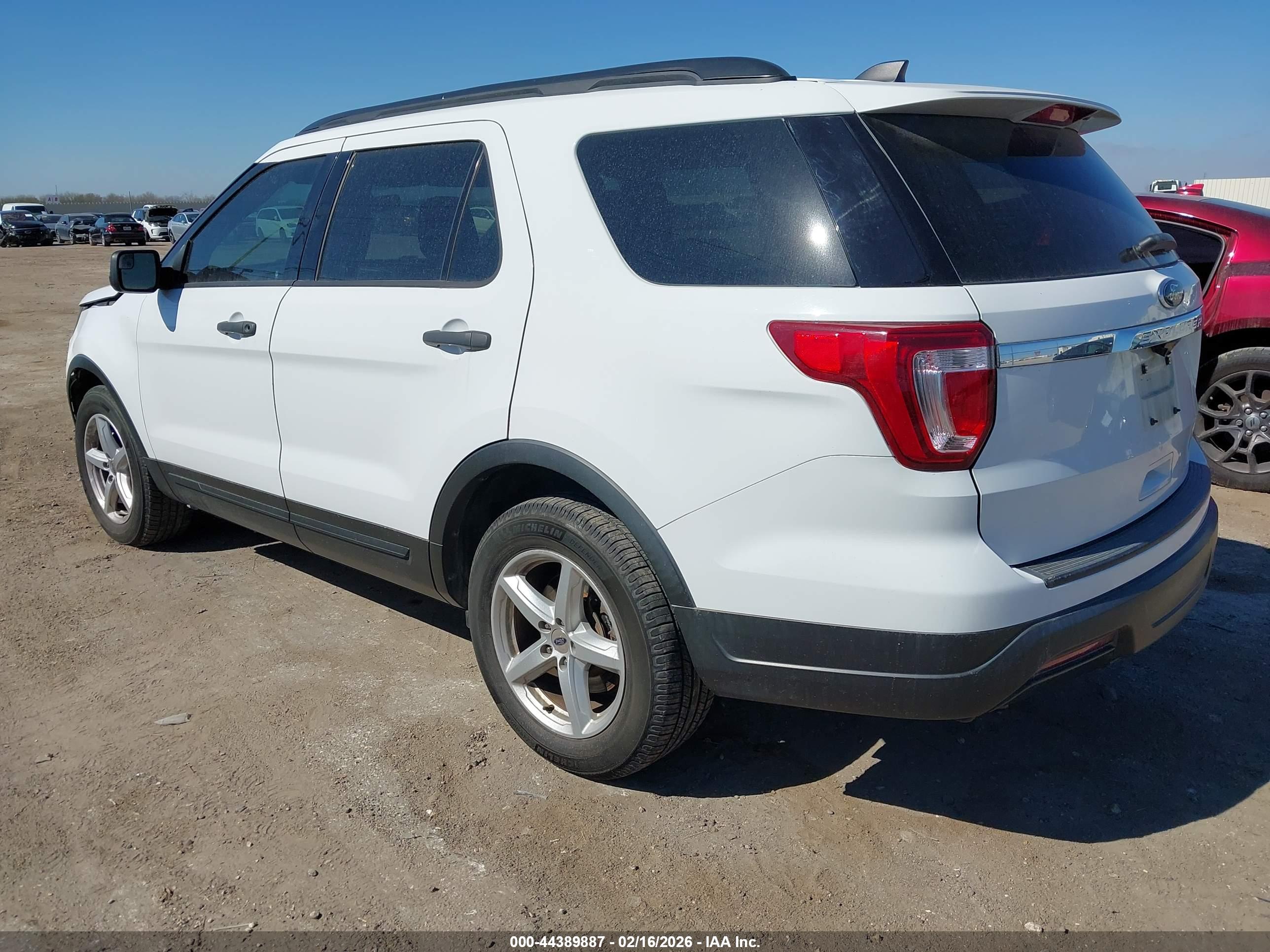 FORD EXPLORER image 3