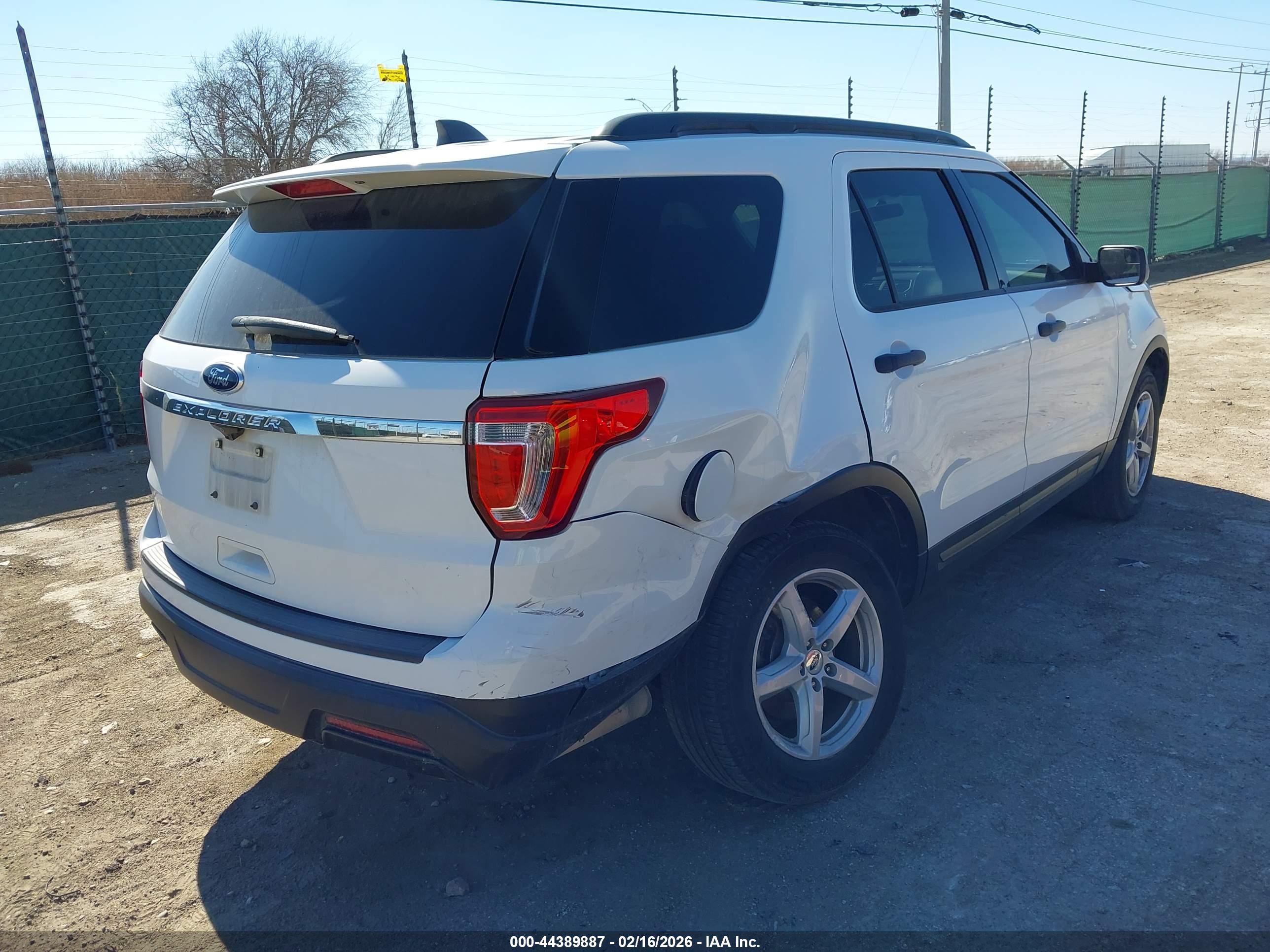 FORD EXPLORER image 4