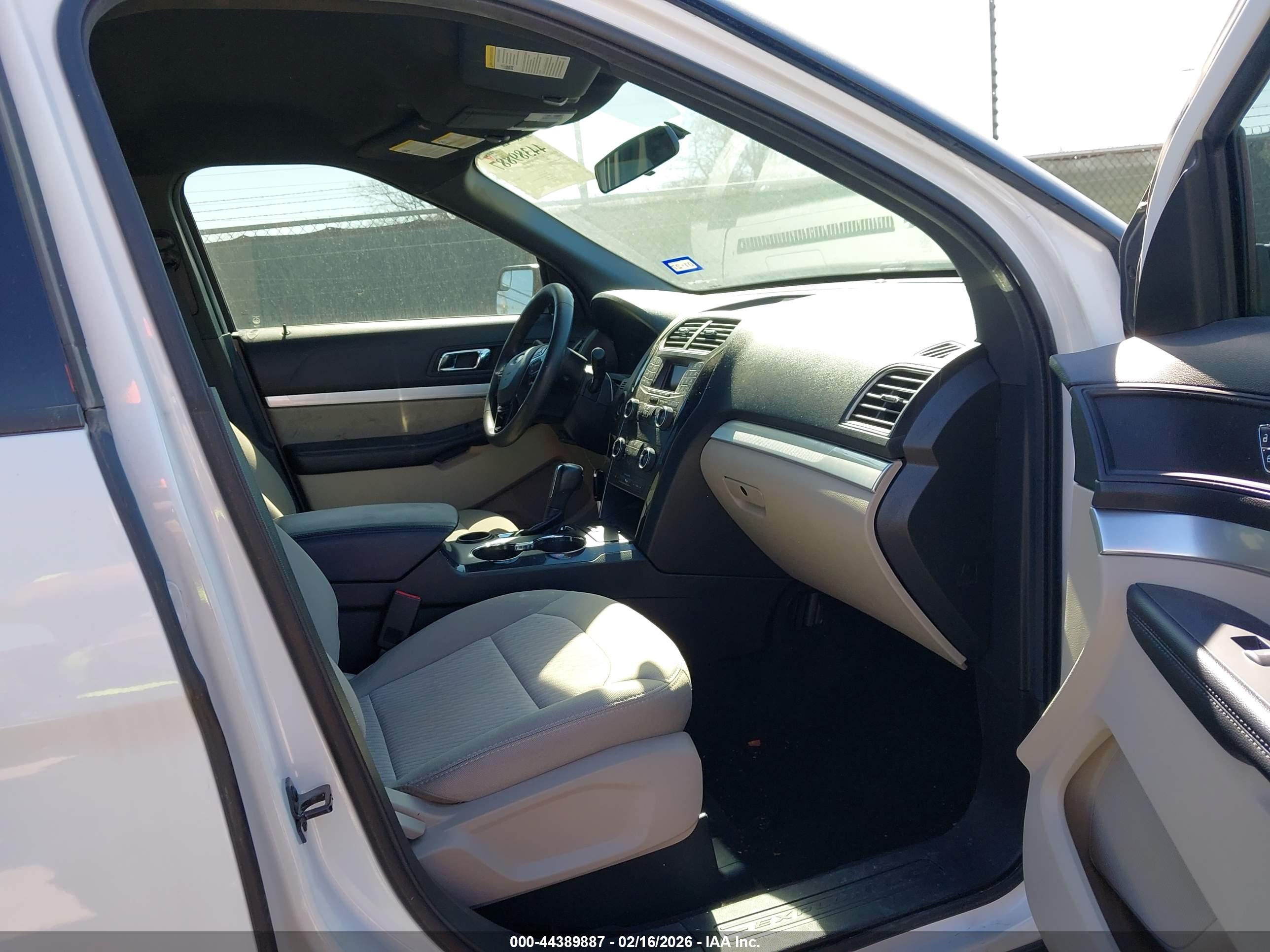 FORD EXPLORER image 5