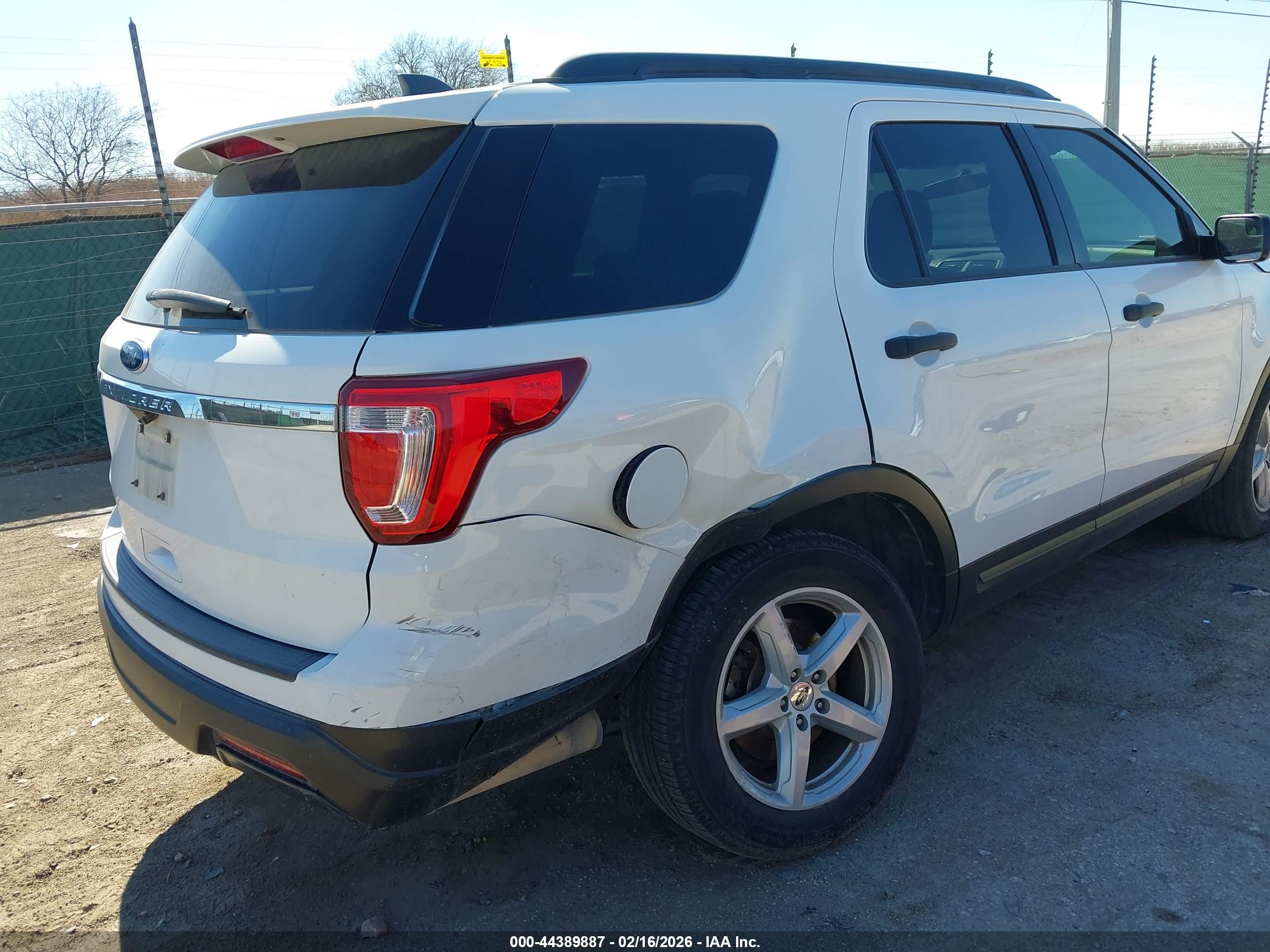 FORD EXPLORER image 6