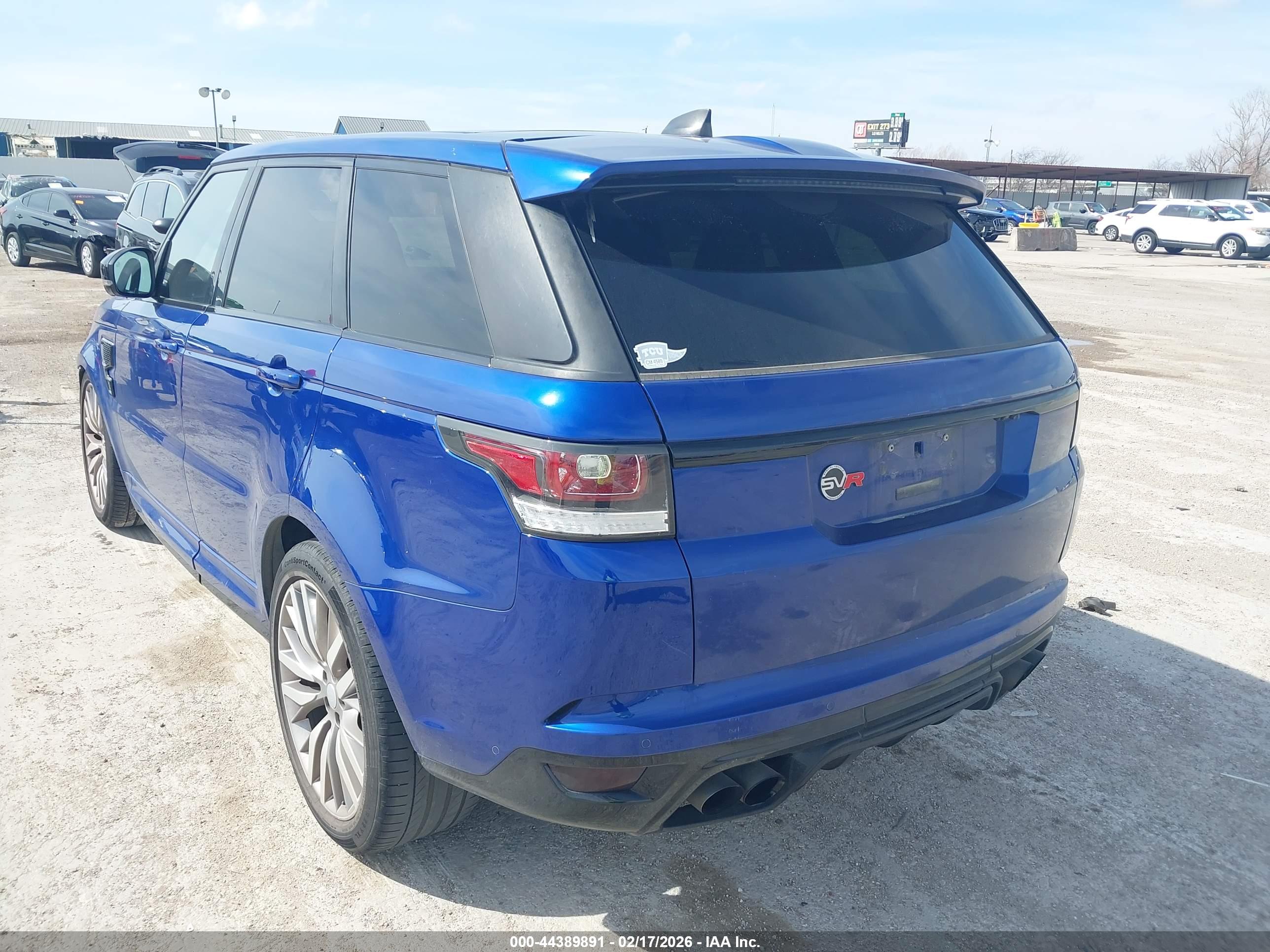 LAND ROVER image 3