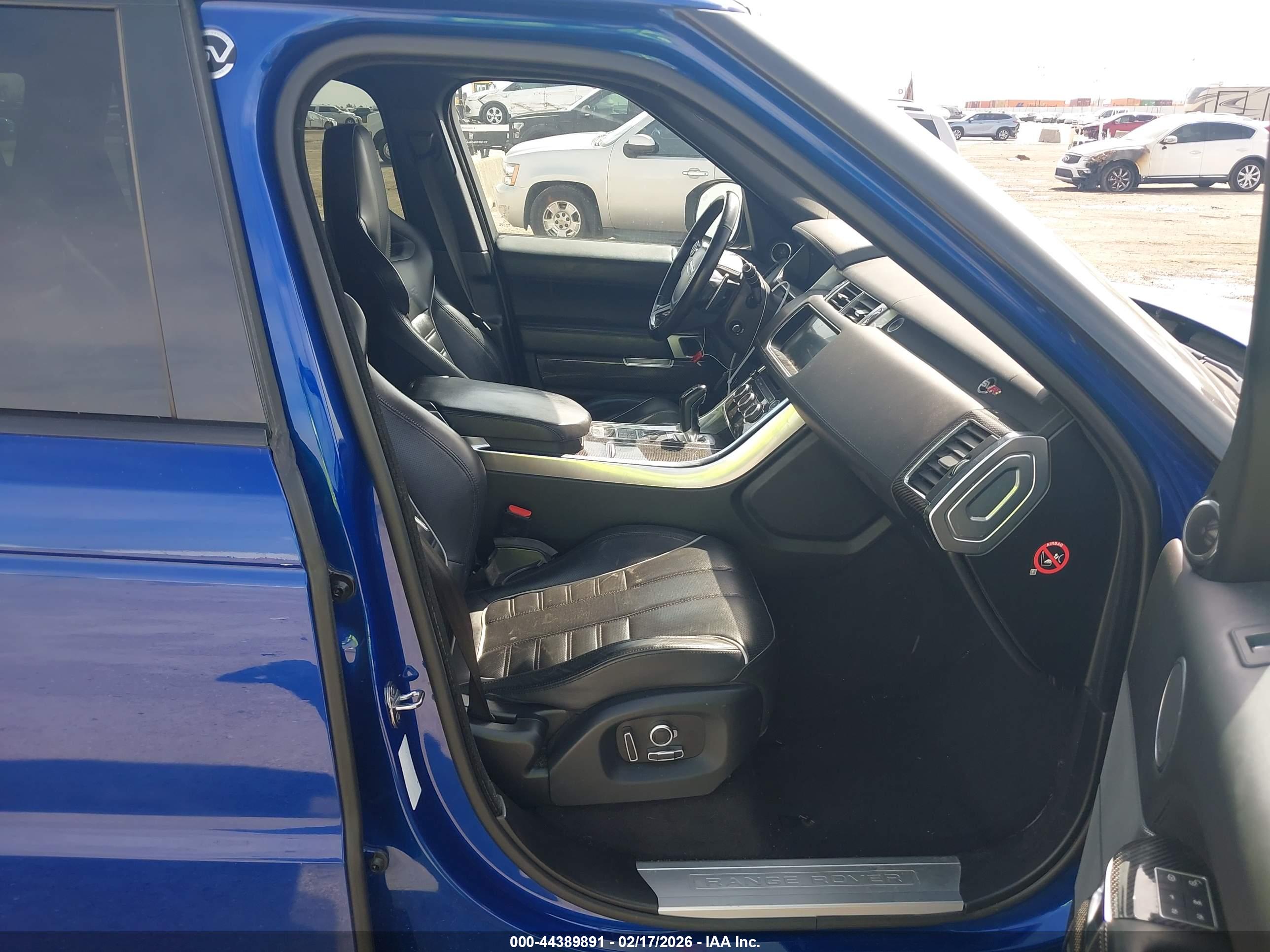 LAND ROVER image 5