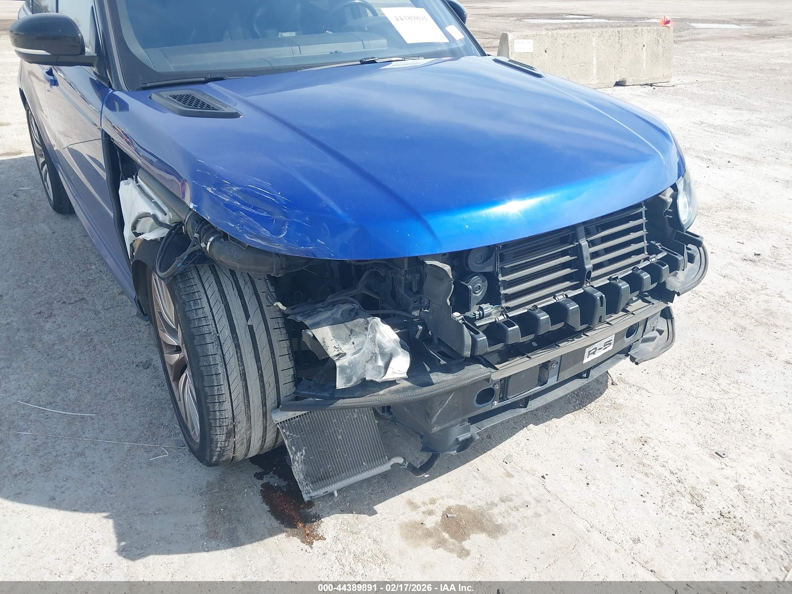 LAND ROVER image 6