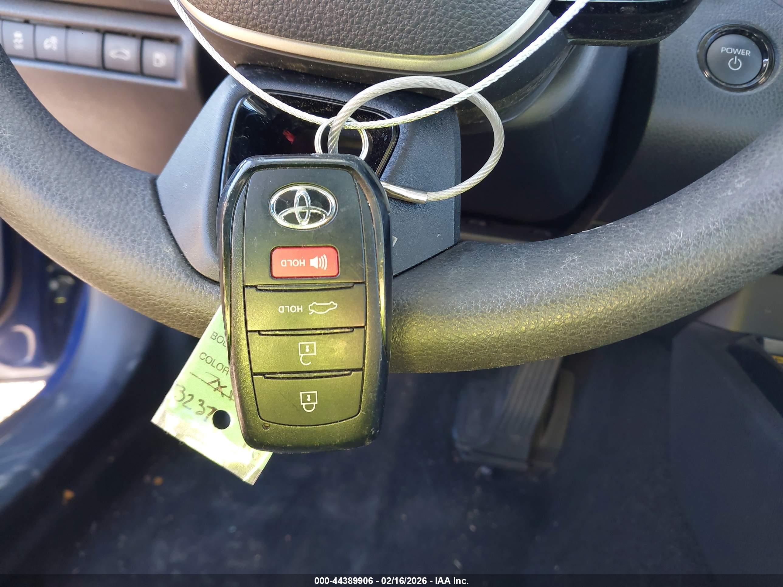 TOYOTA CAMRY image 11