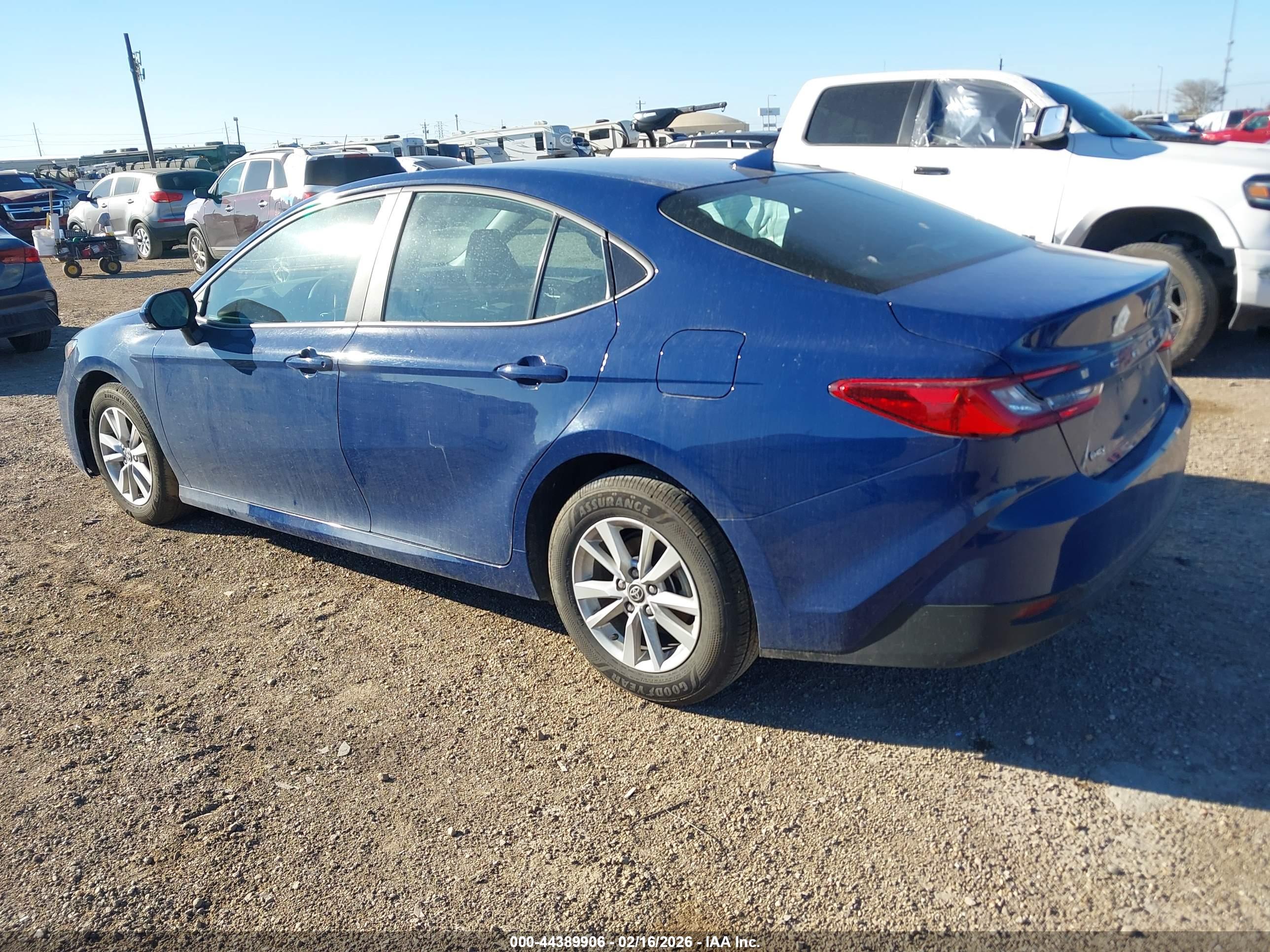 TOYOTA CAMRY image 3