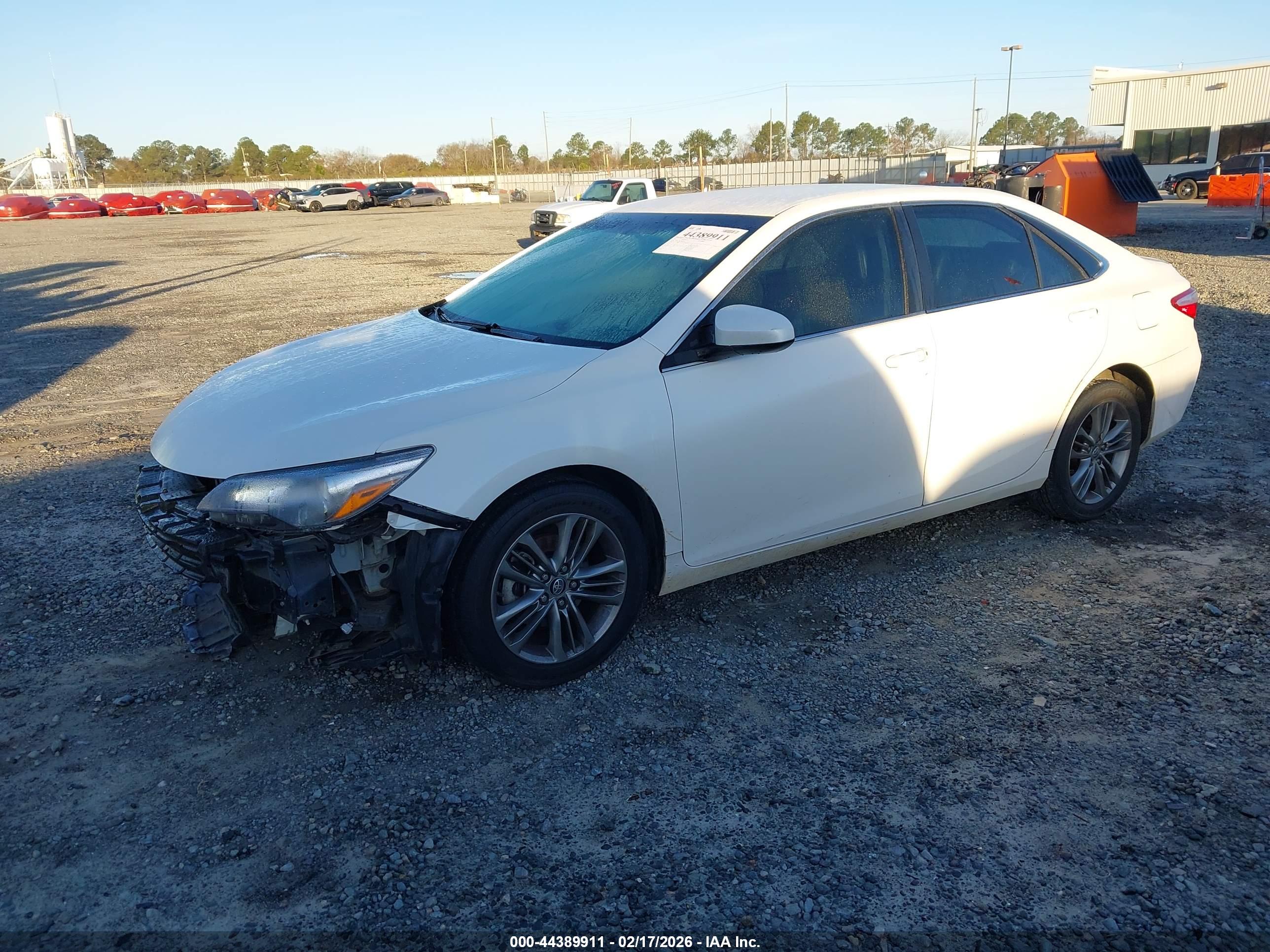 TOYOTA CAMRY image 2