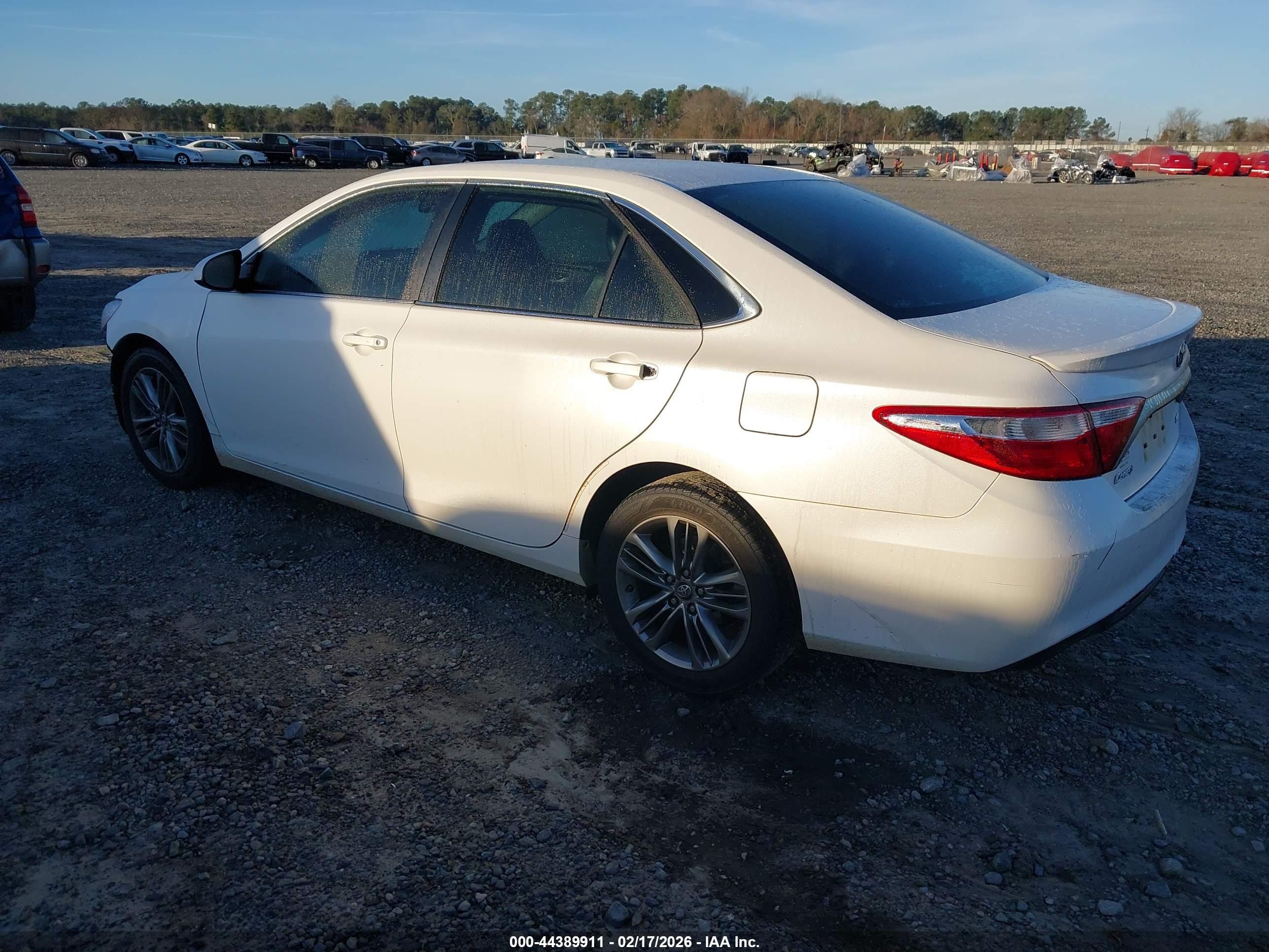 TOYOTA CAMRY image 3
