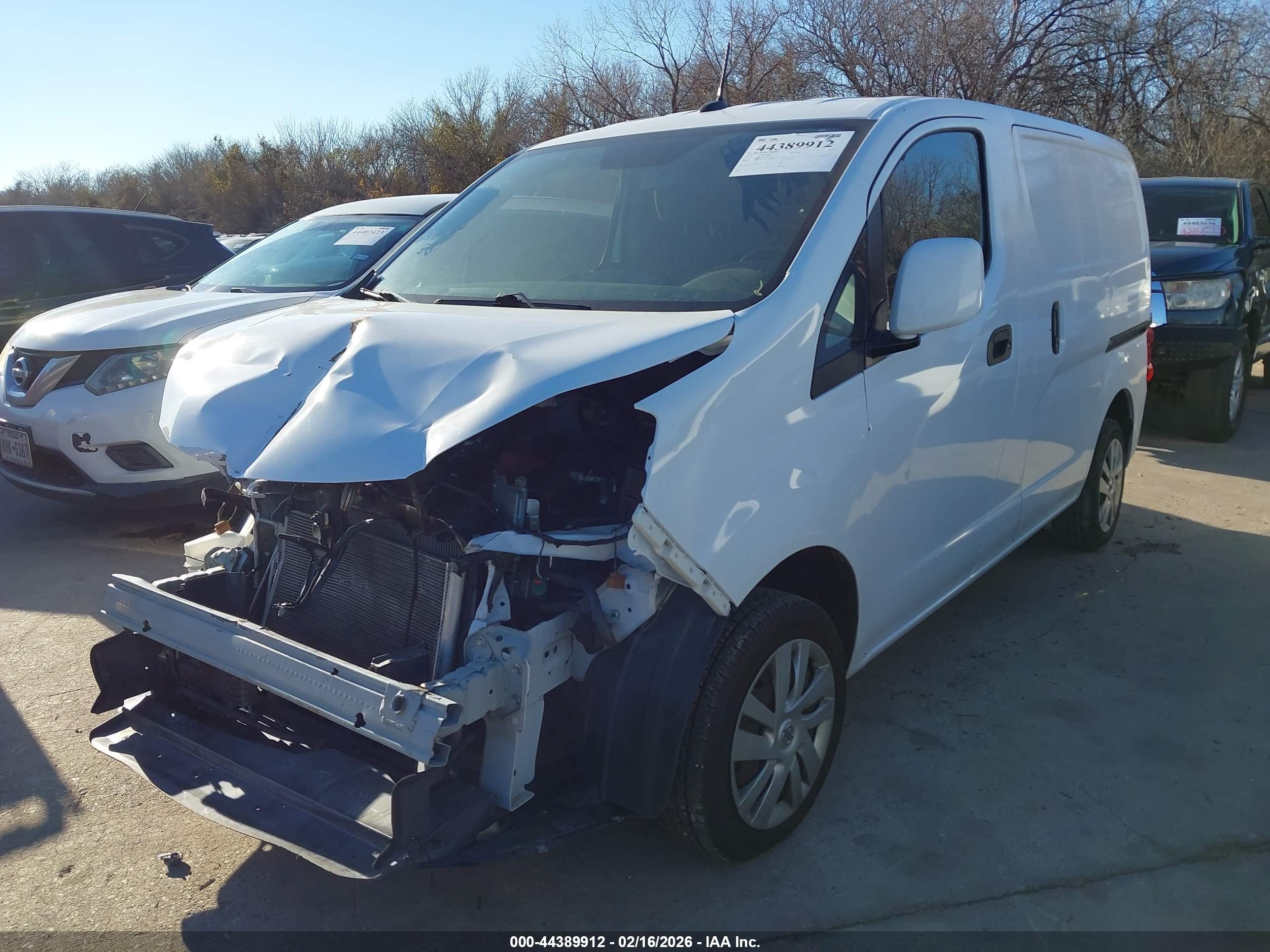 NISSAN NV200 image 2