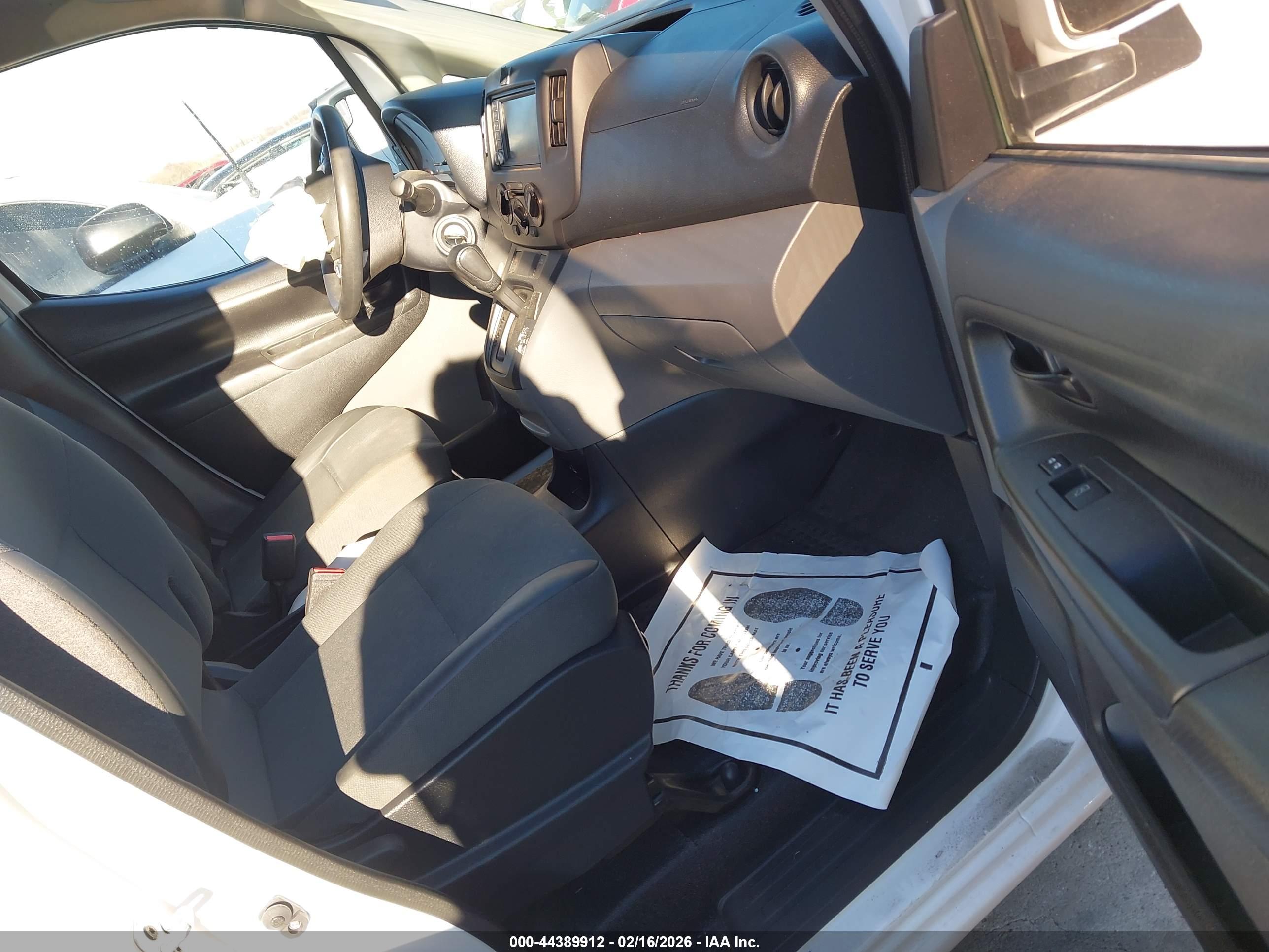 NISSAN NV200 image 5