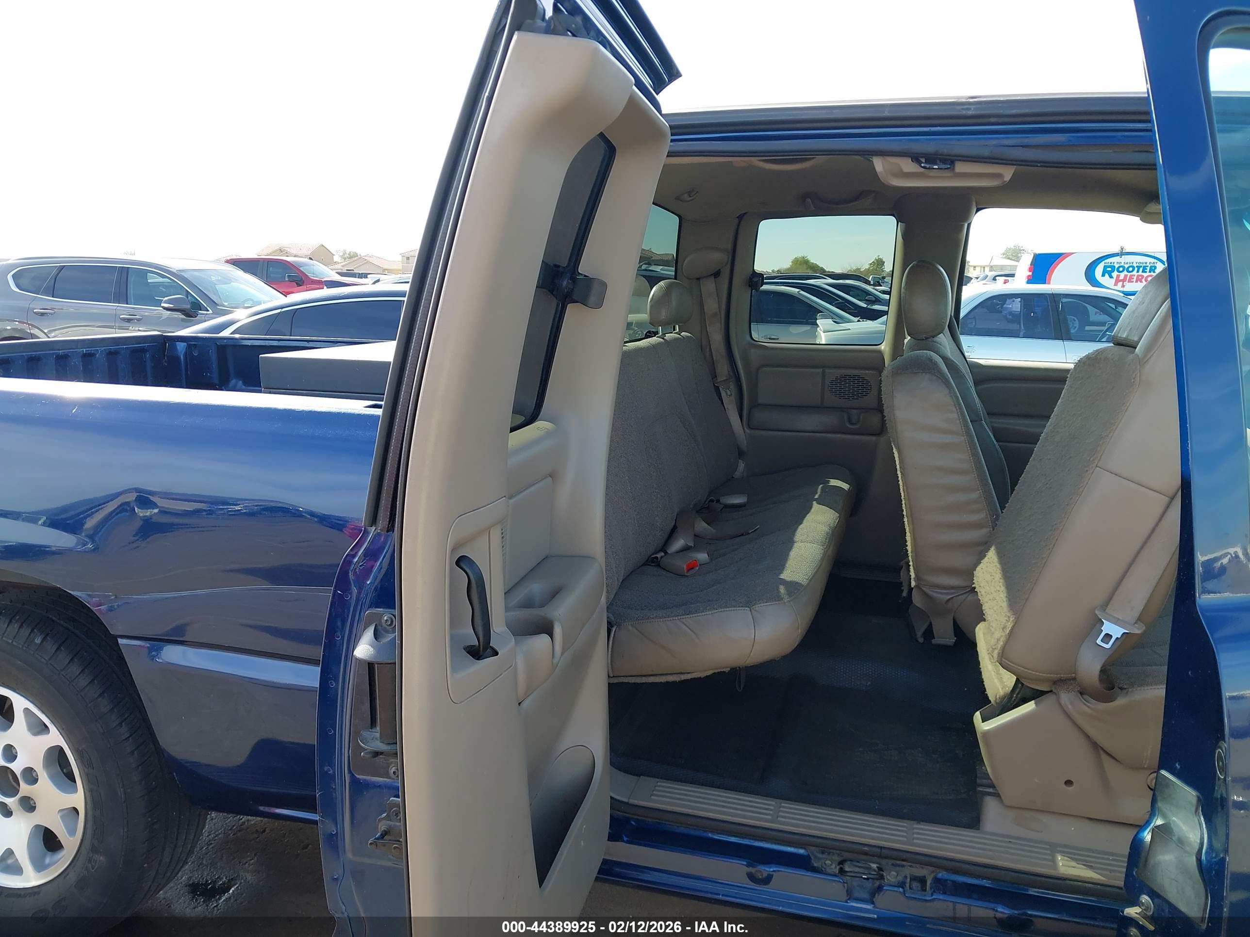 CHEVROLET SILVERADO image 8