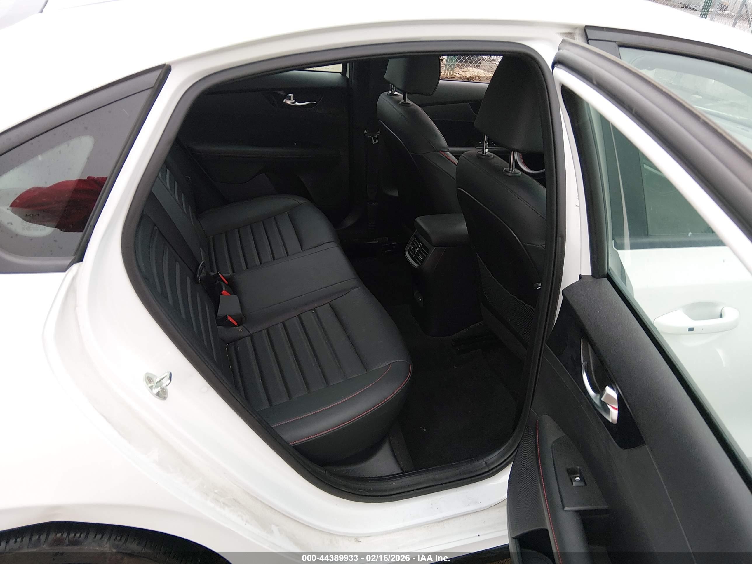 KIA FORTE image 8