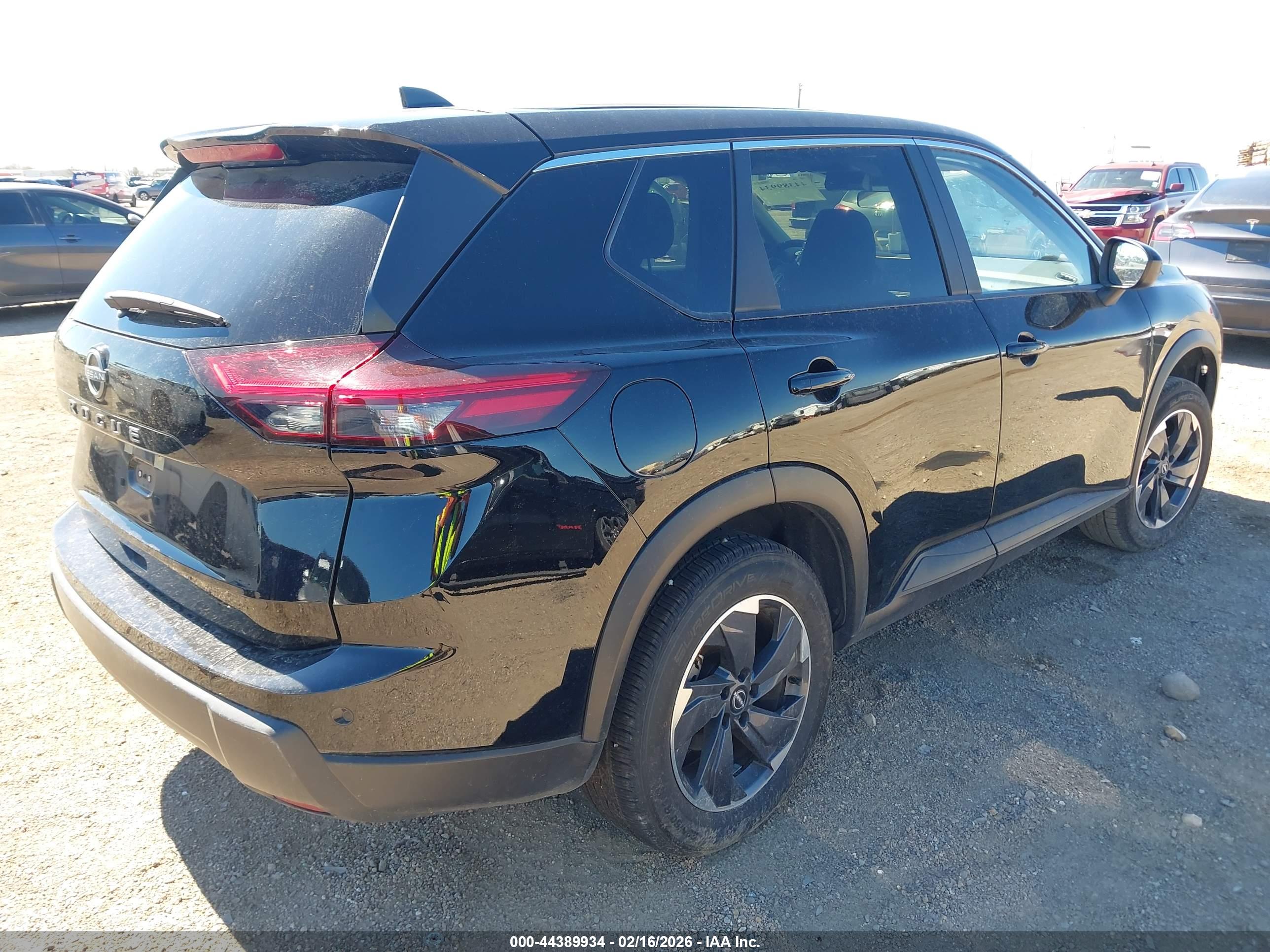 NISSAN ROGUE image 4