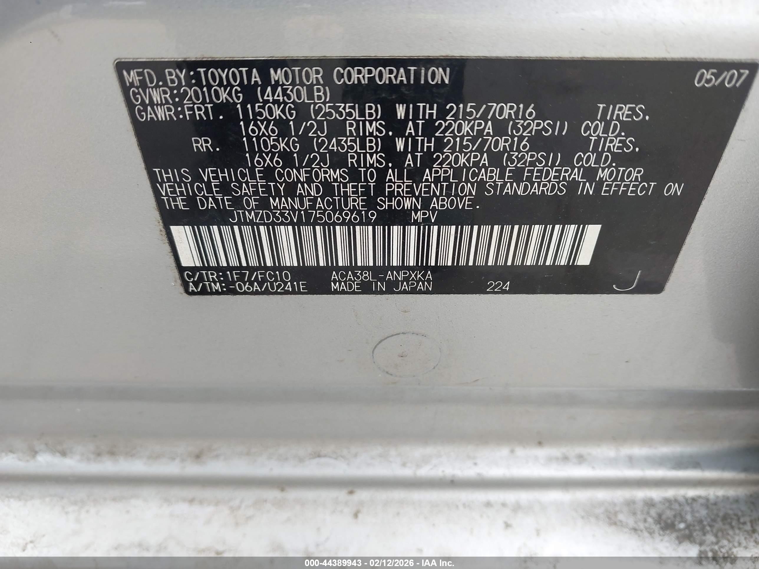TOYOTA RAV4 image 9