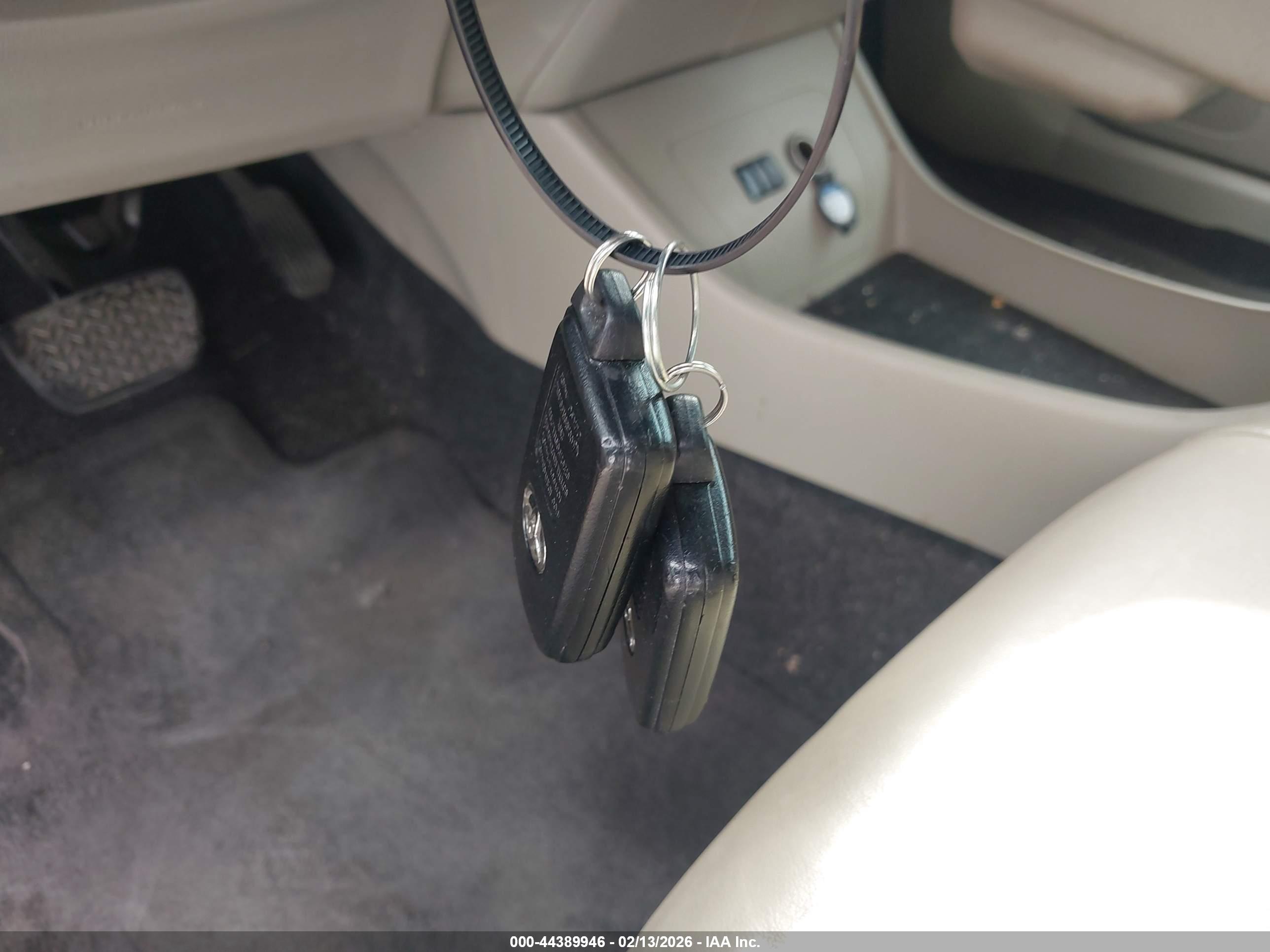 TOYOTA PRIUS image 11