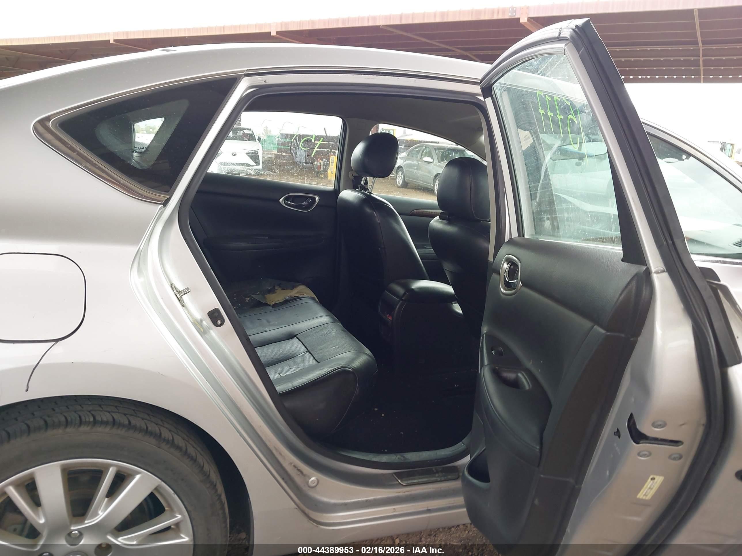 NISSAN SENTRA image 8