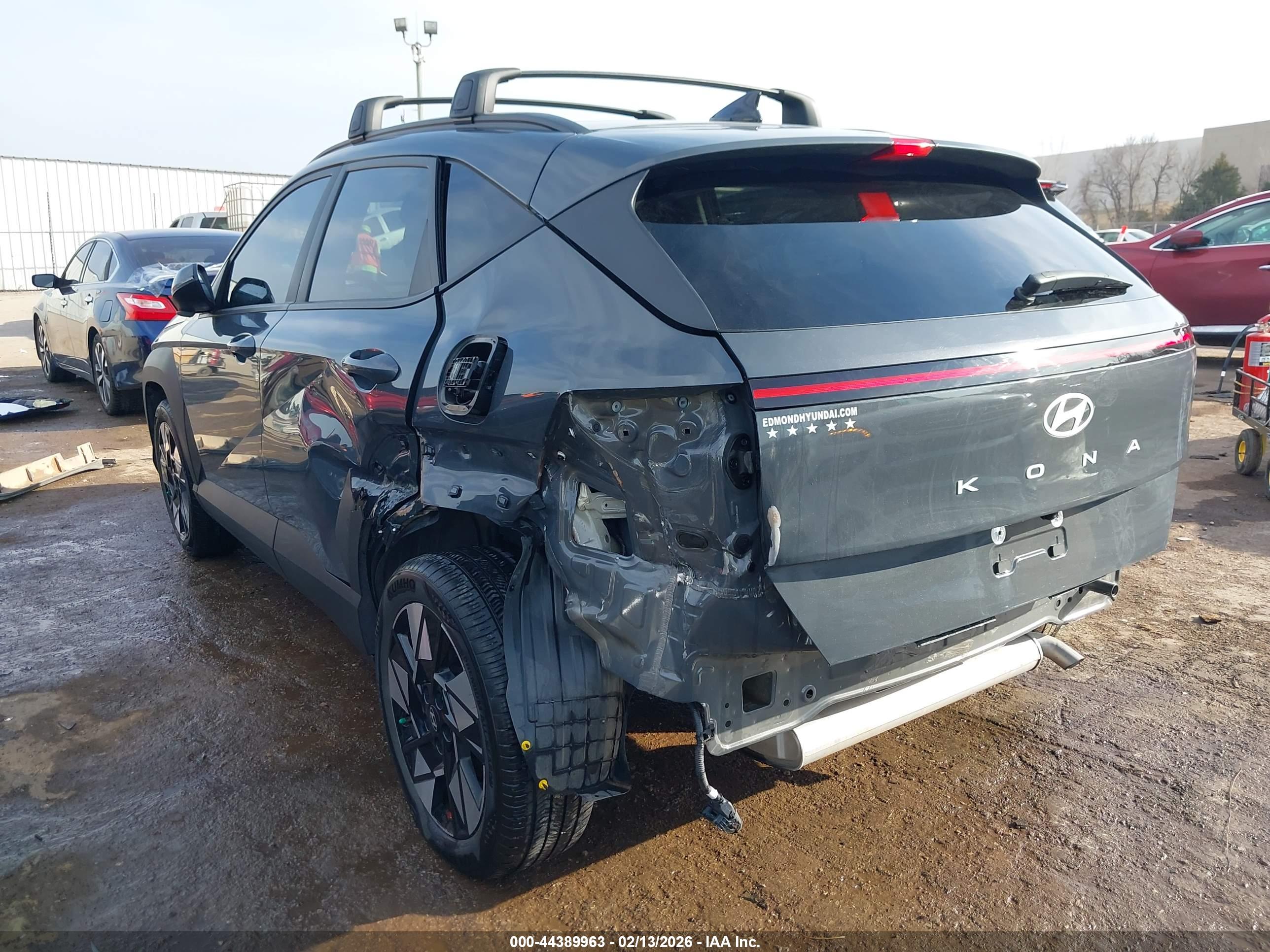 HYUNDAI KONA image 3