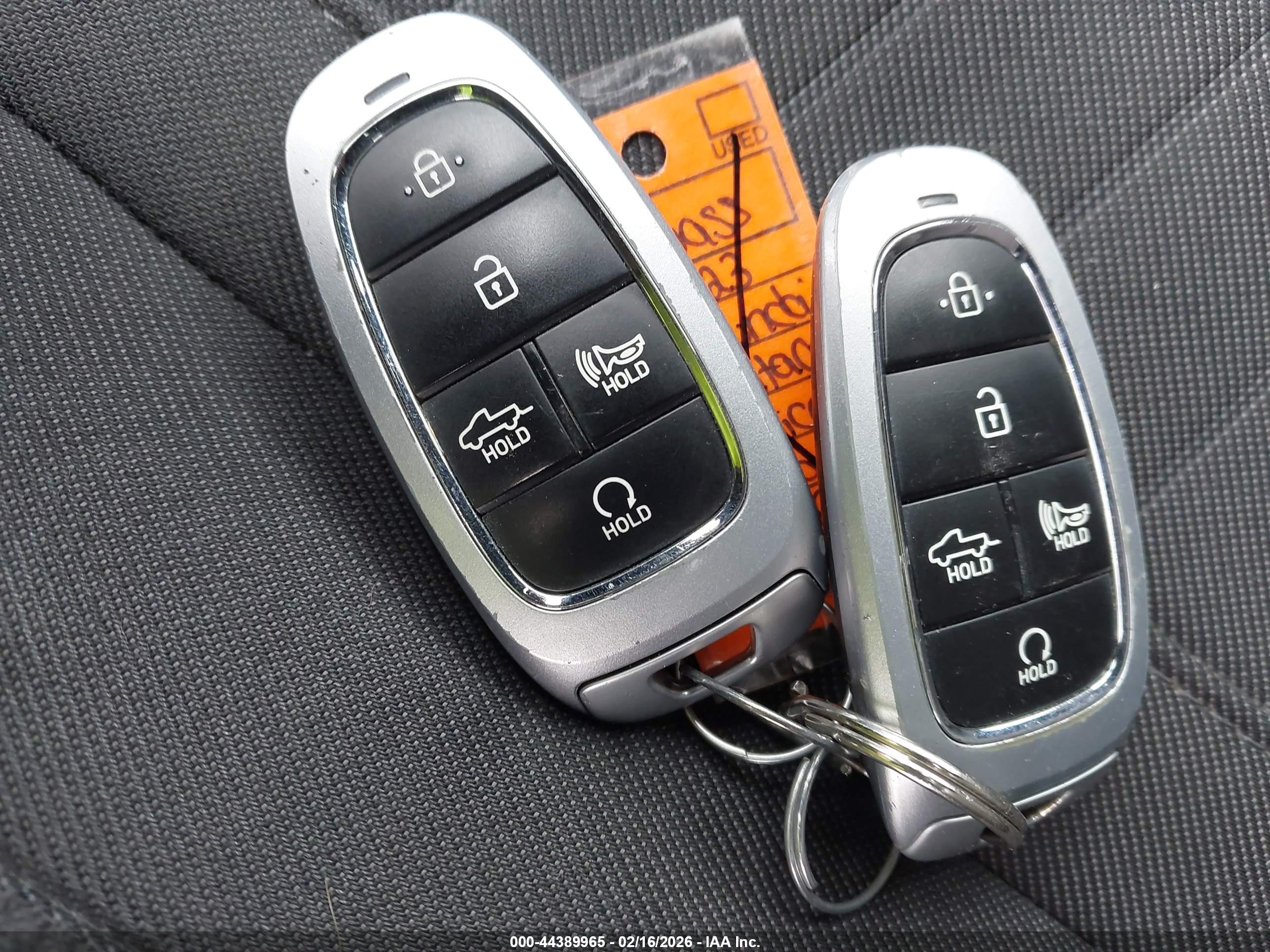 HYUNDAI SANTA image 11