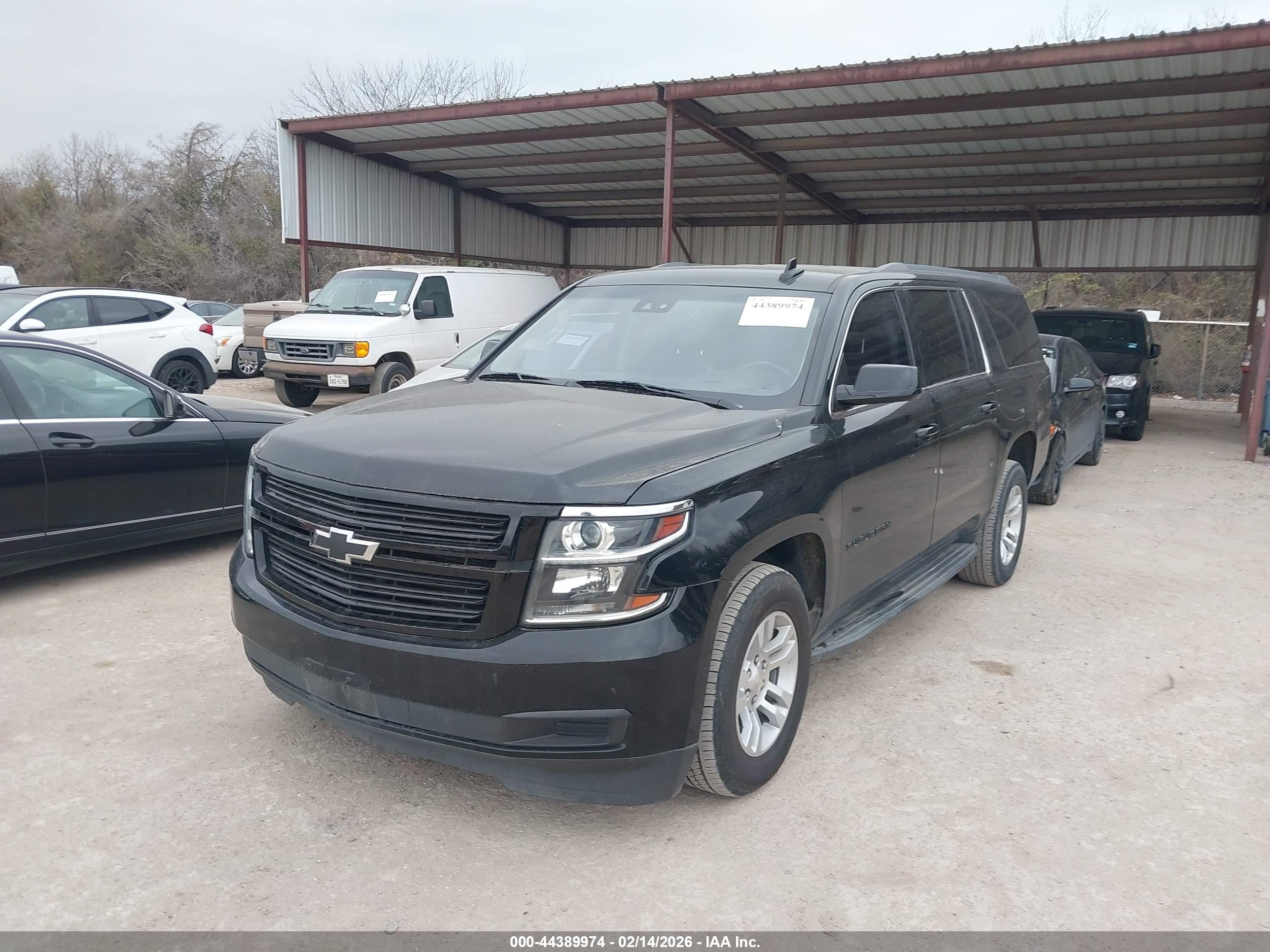 CHEVROLET SUBURBAN image 2