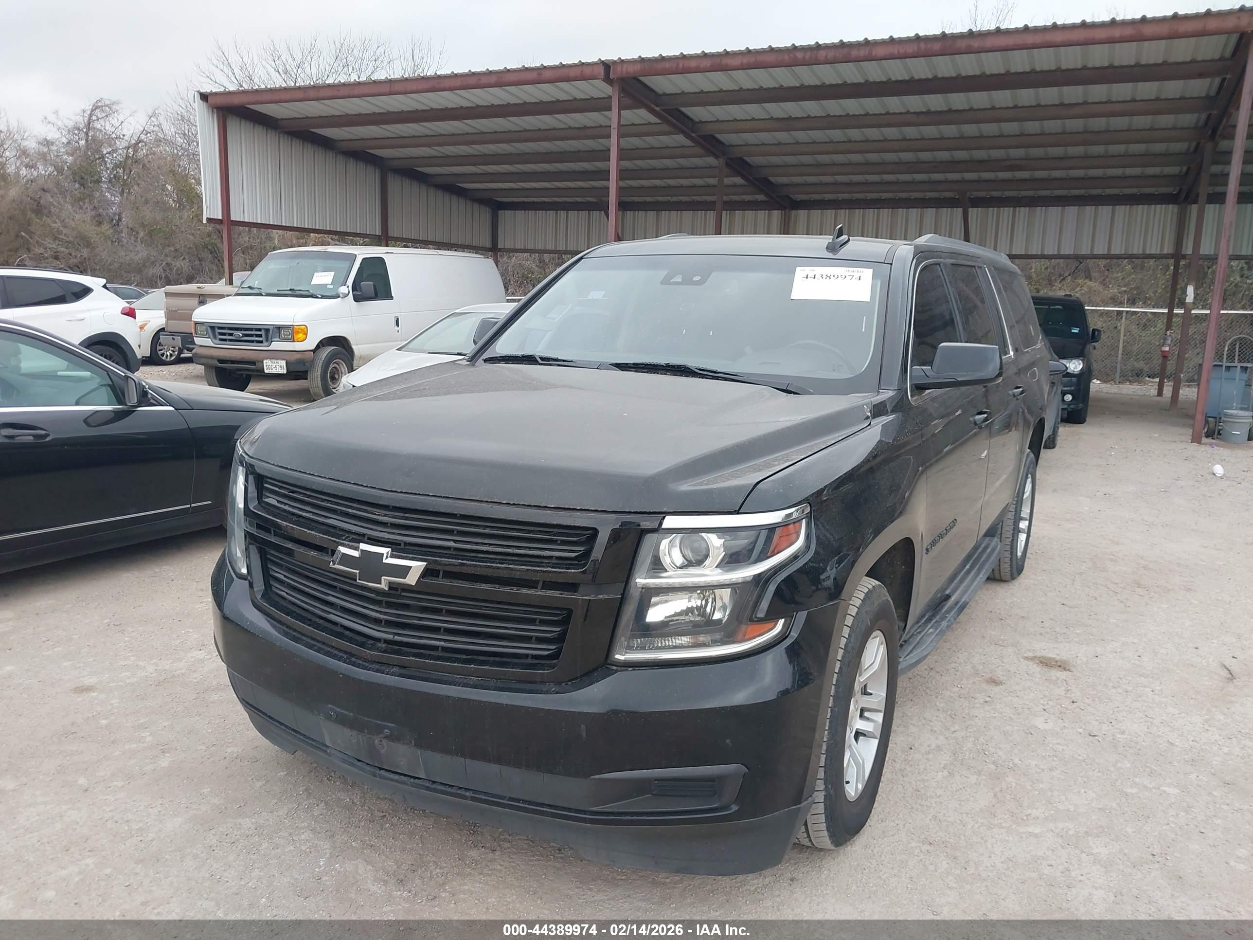 CHEVROLET SUBURBAN image 6
