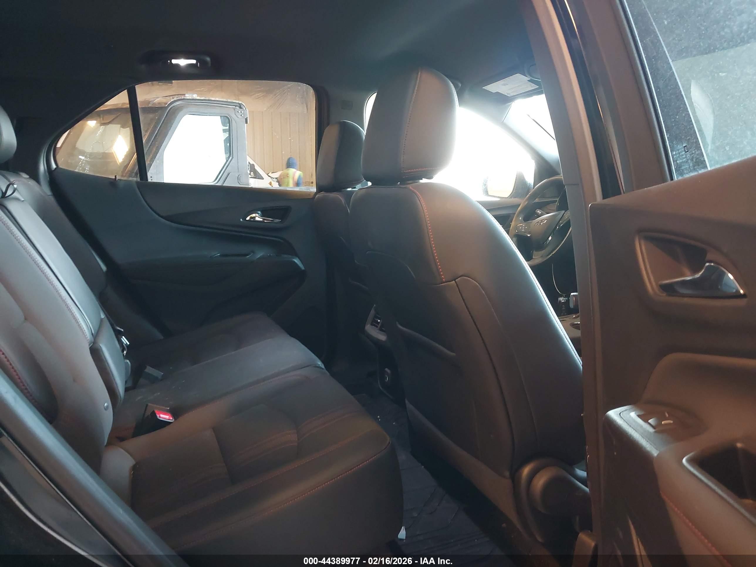 CHEVROLET EQUINOX image 8