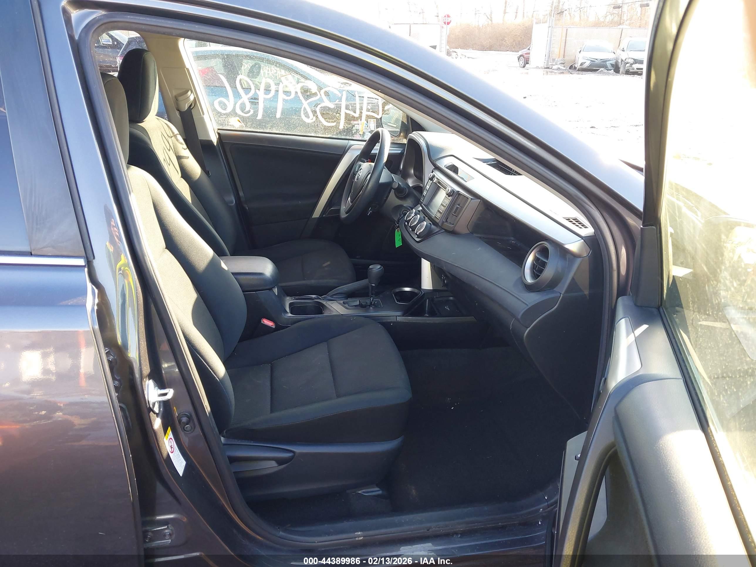 TOYOTA RAV4 image 5