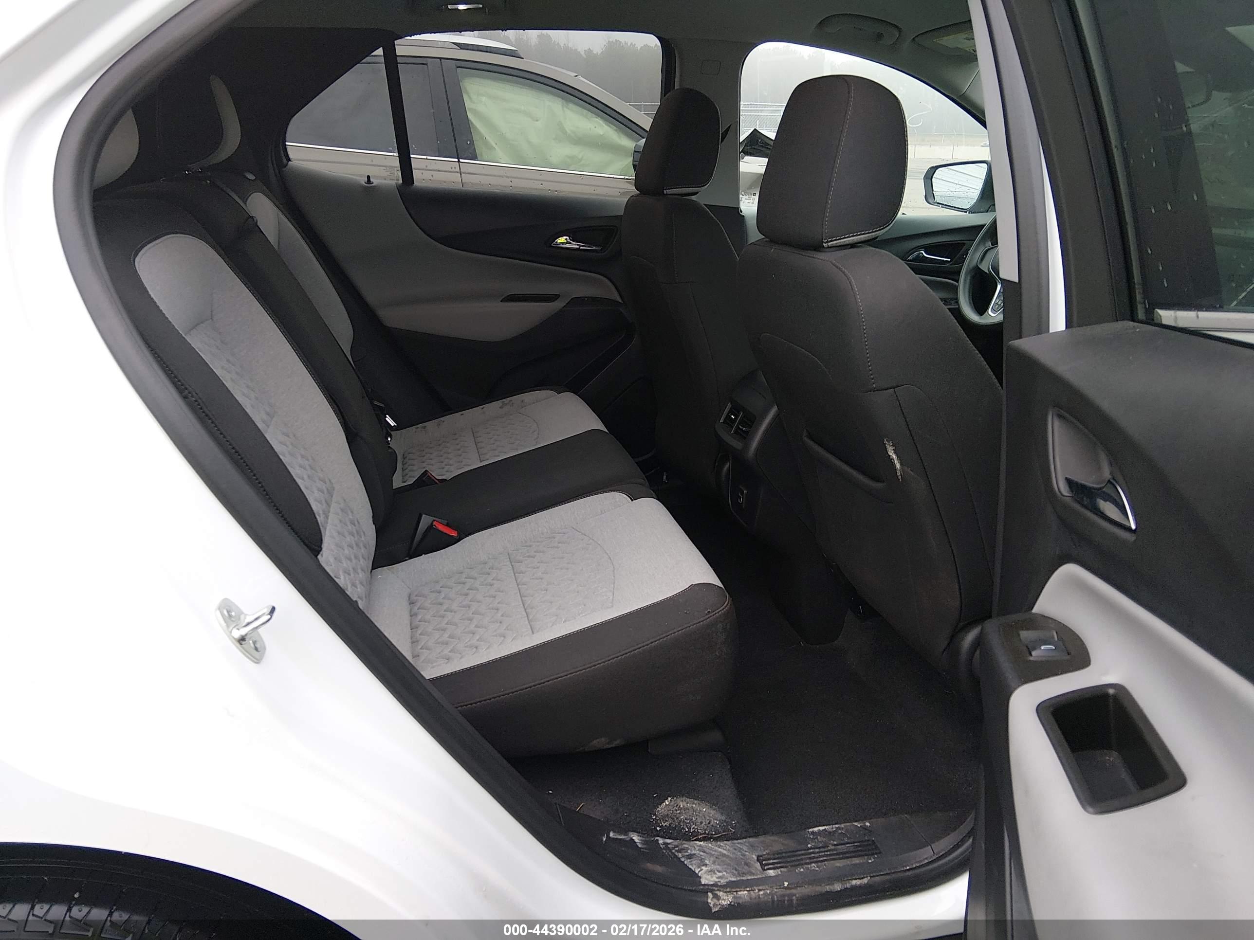 CHEVROLET EQUINOX image 8