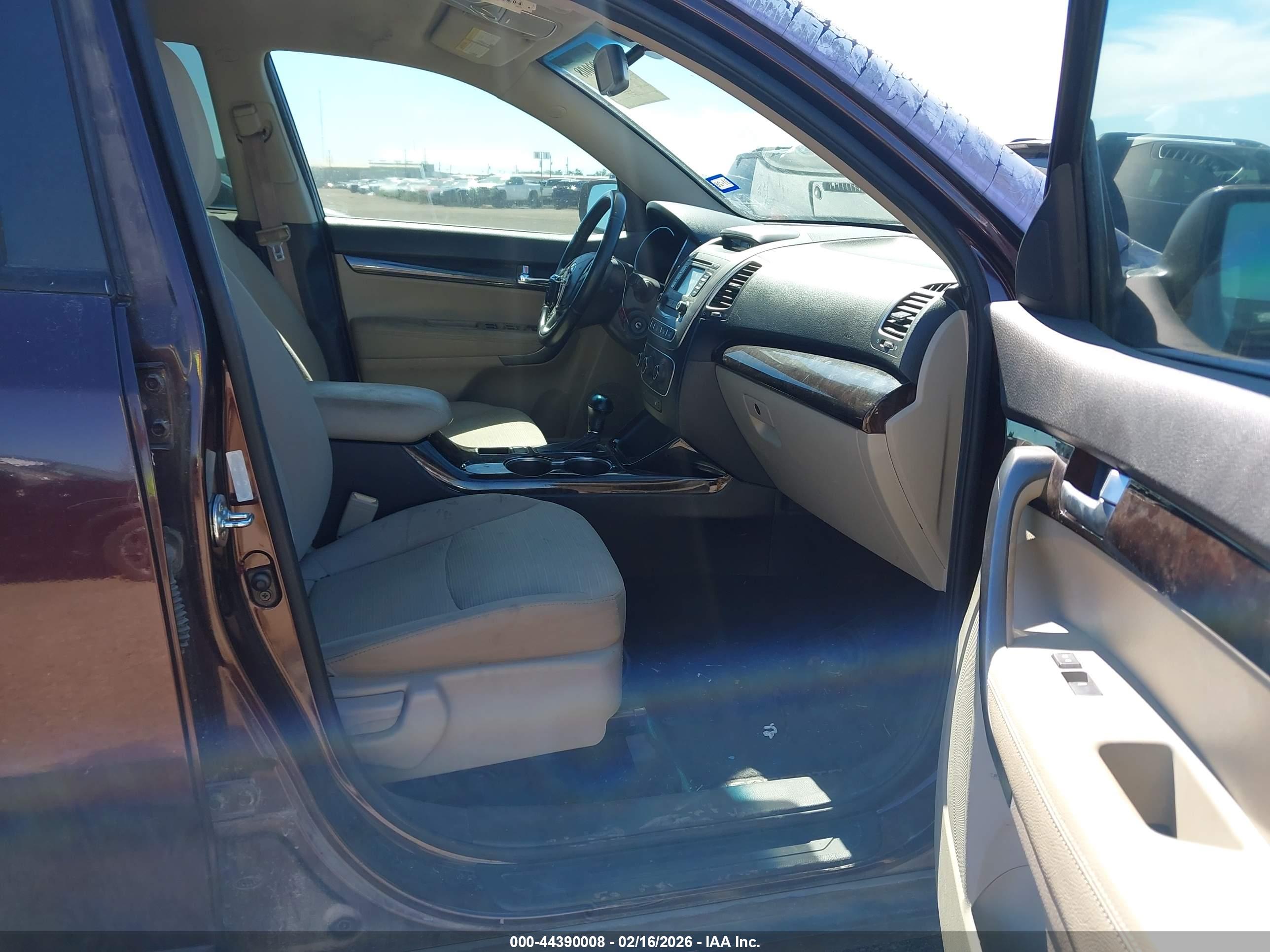KIA SORENTO image 5