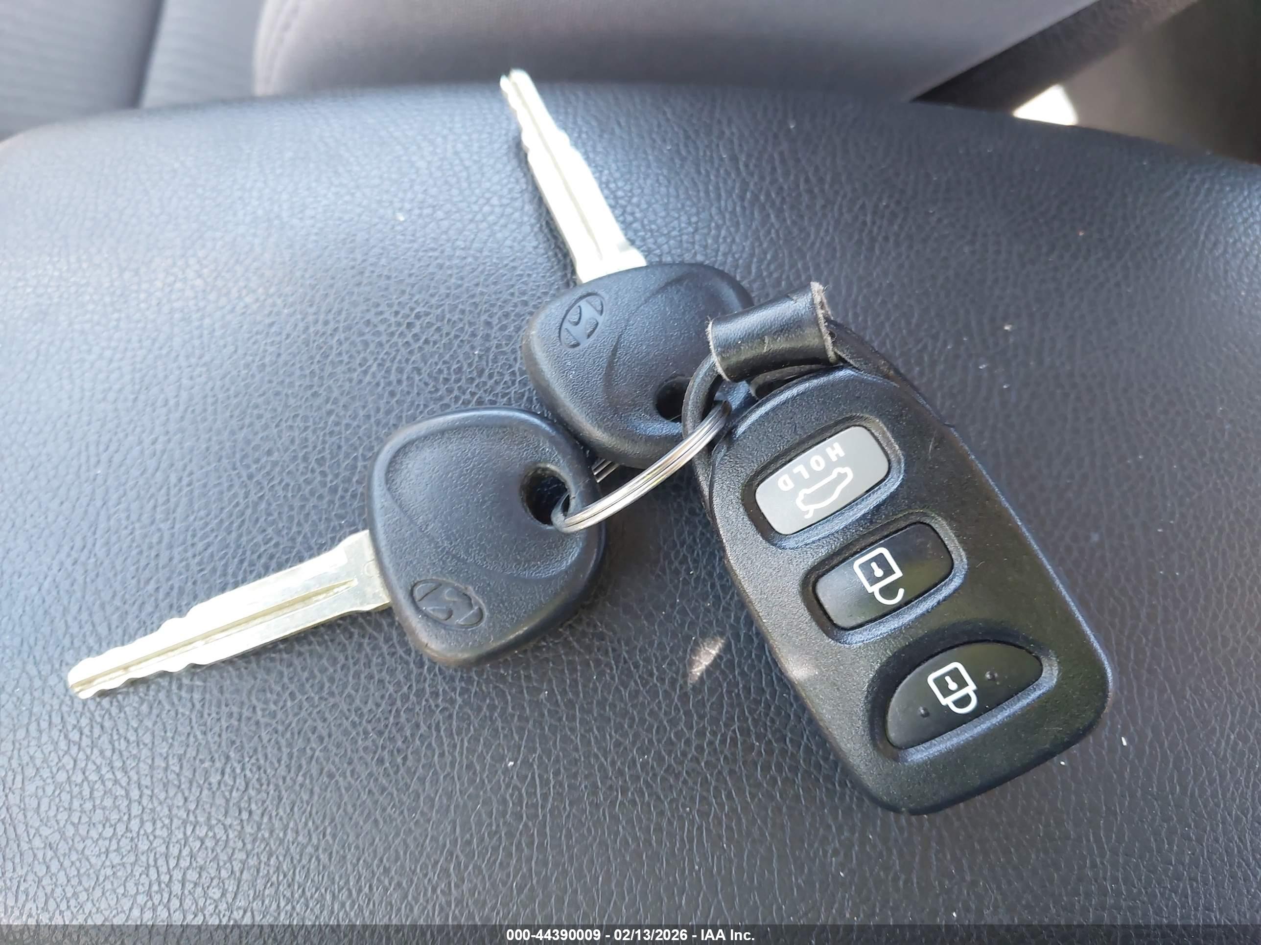HYUNDAI ELANTRA image 11